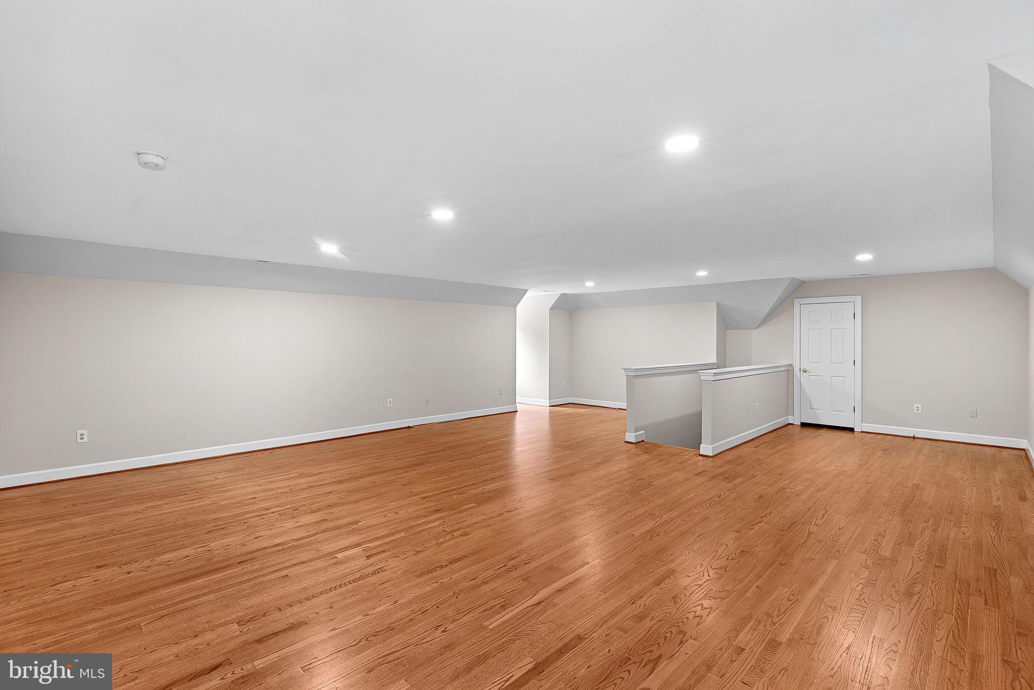 FALCON RIDGE - Residential