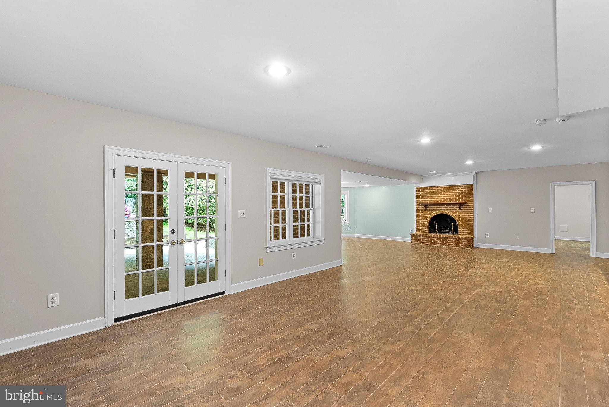 FALCON RIDGE - Residential
