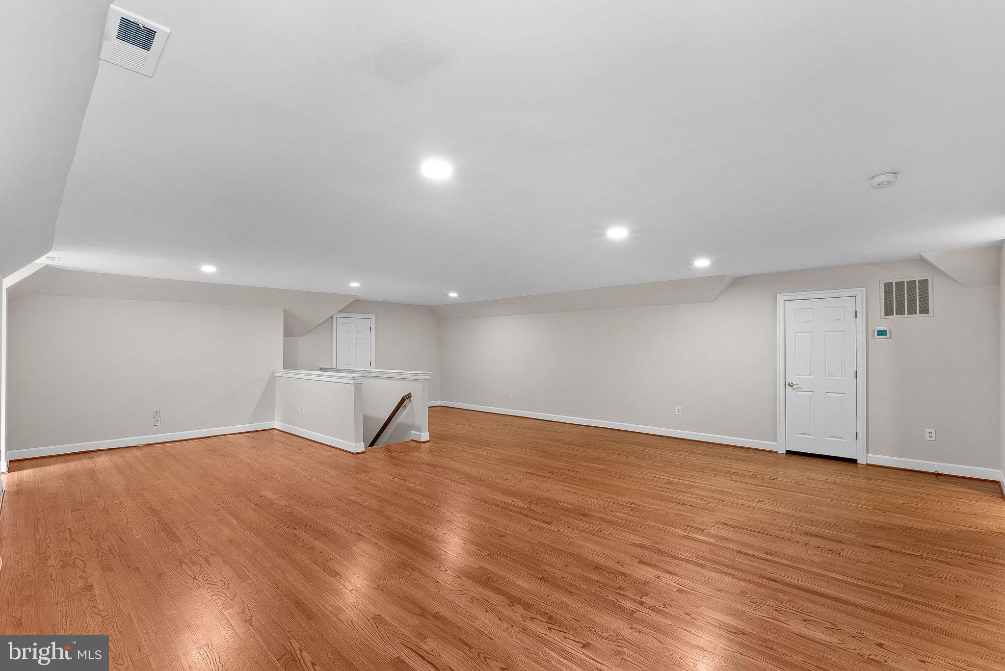 FALCON RIDGE - Residential