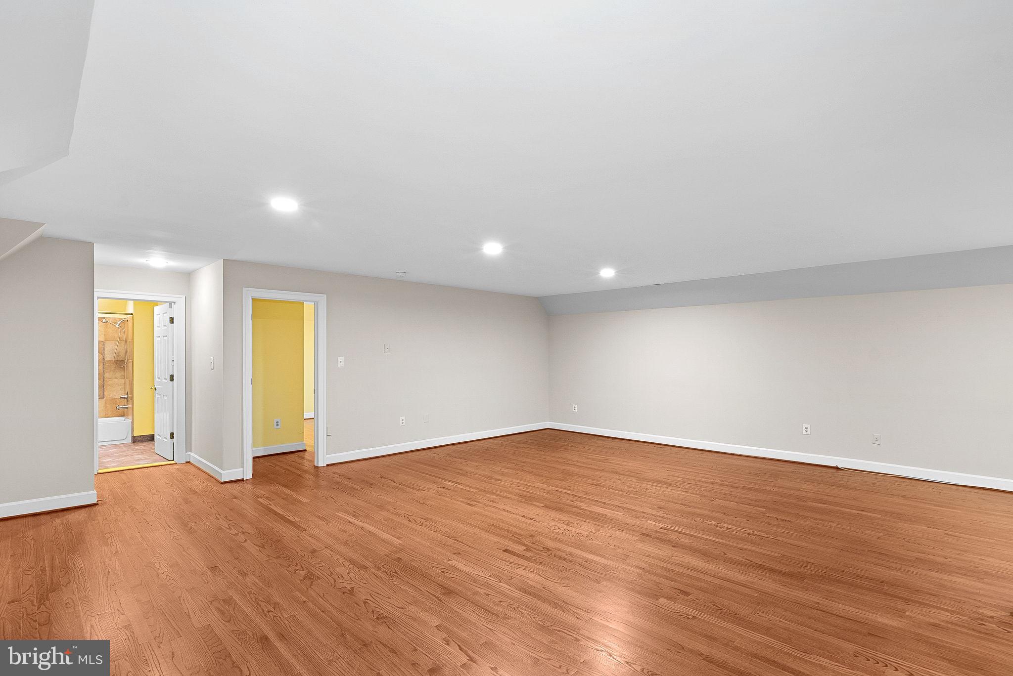 FALCON RIDGE - Residential