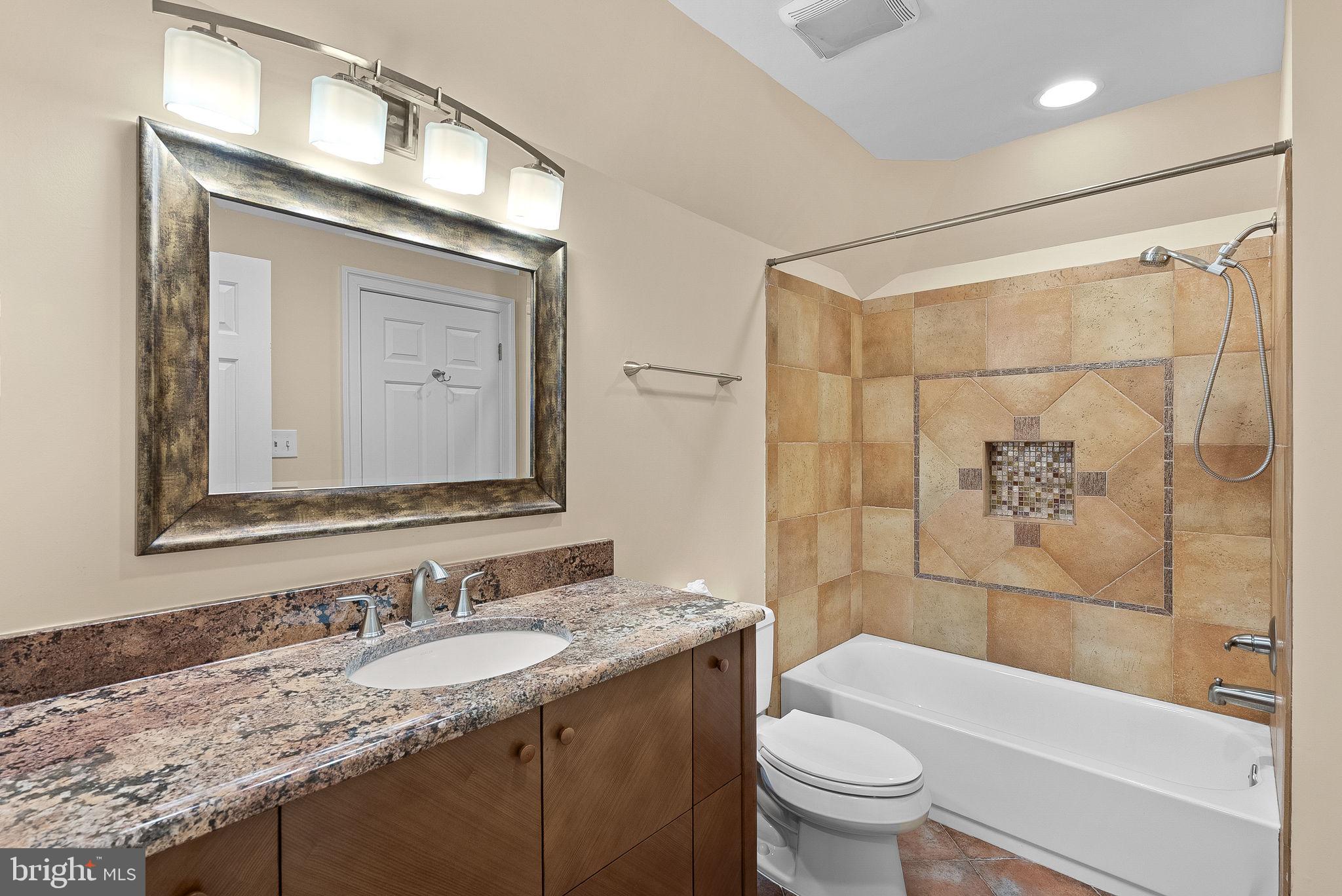FALCON RIDGE - Residential