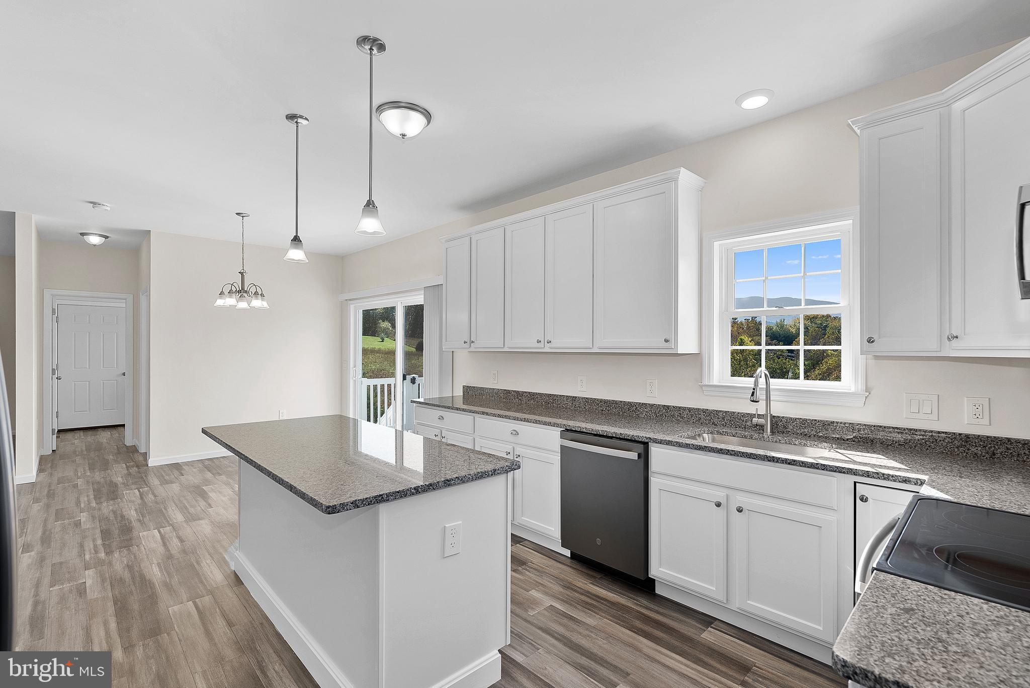 HOLIDAY PLANTATION - Residential Lease