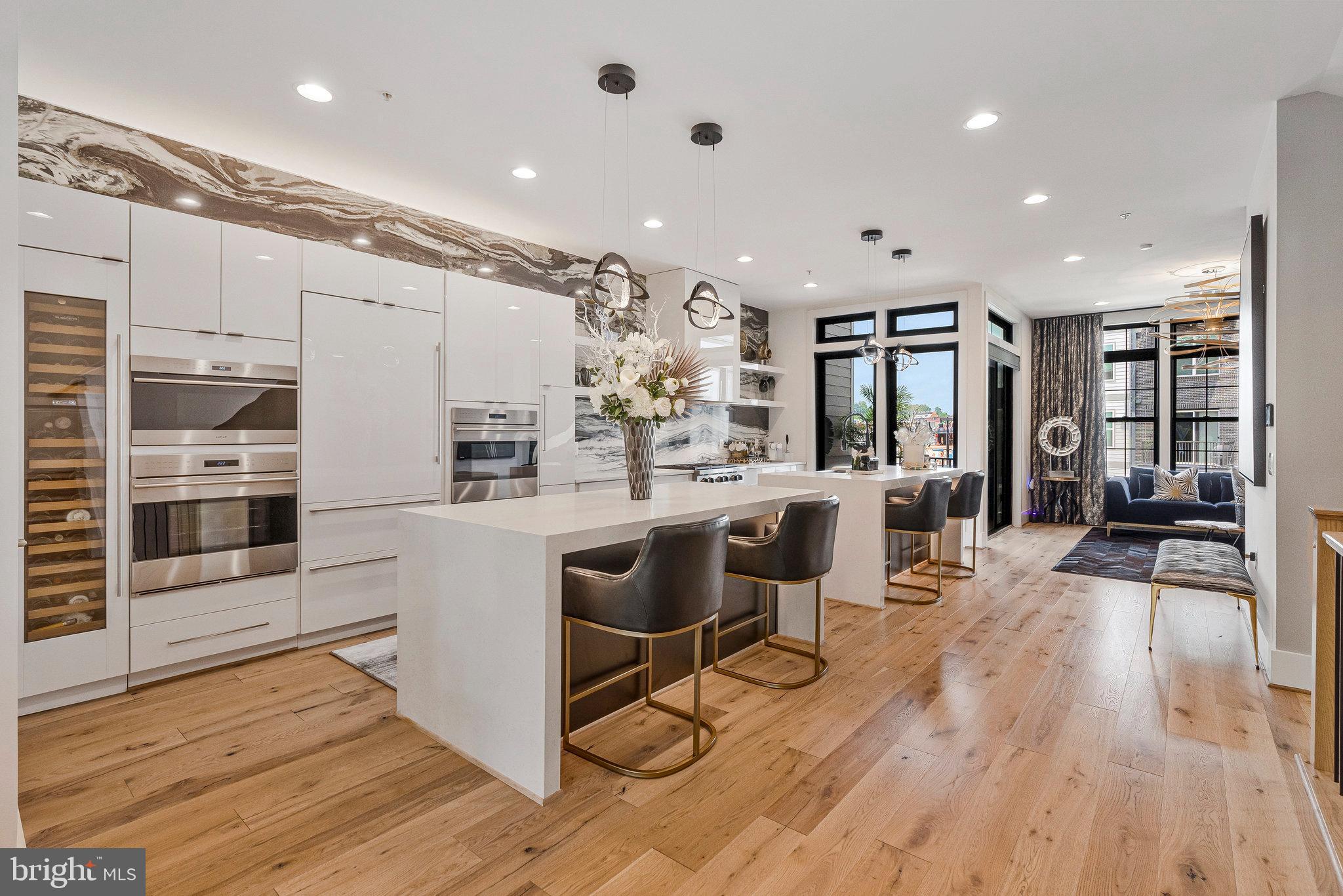 ONE LOUDOUN - Residential