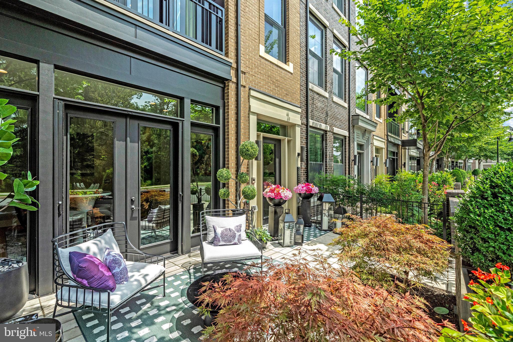 ONE LOUDOUN - Residential