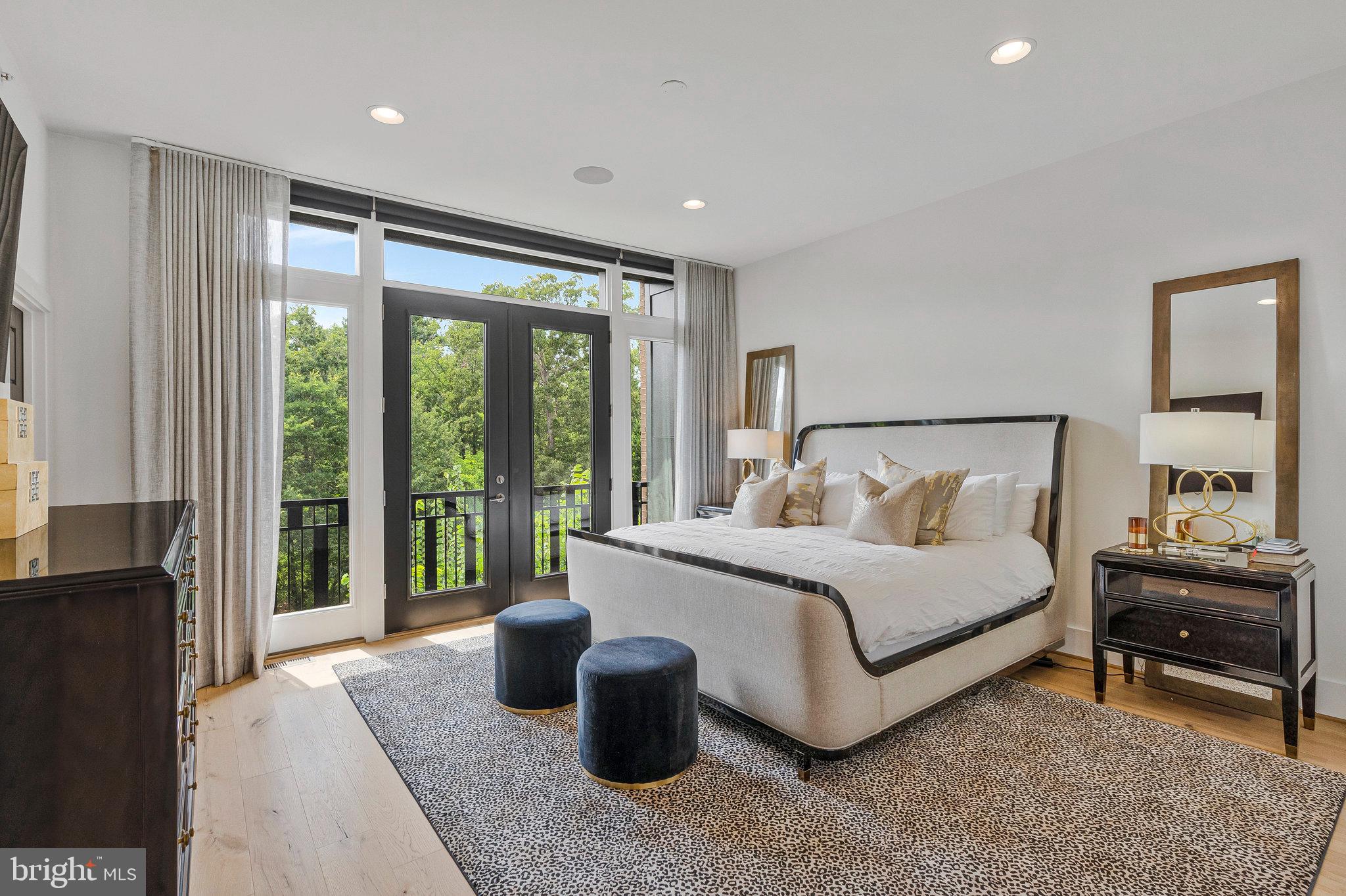 ONE LOUDOUN - Residential