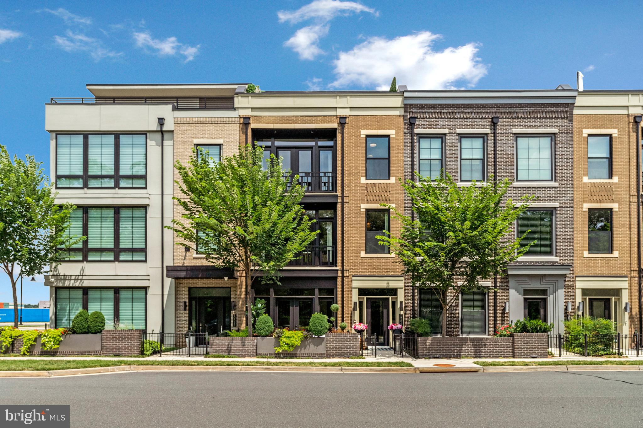 ONE LOUDOUN - Residential