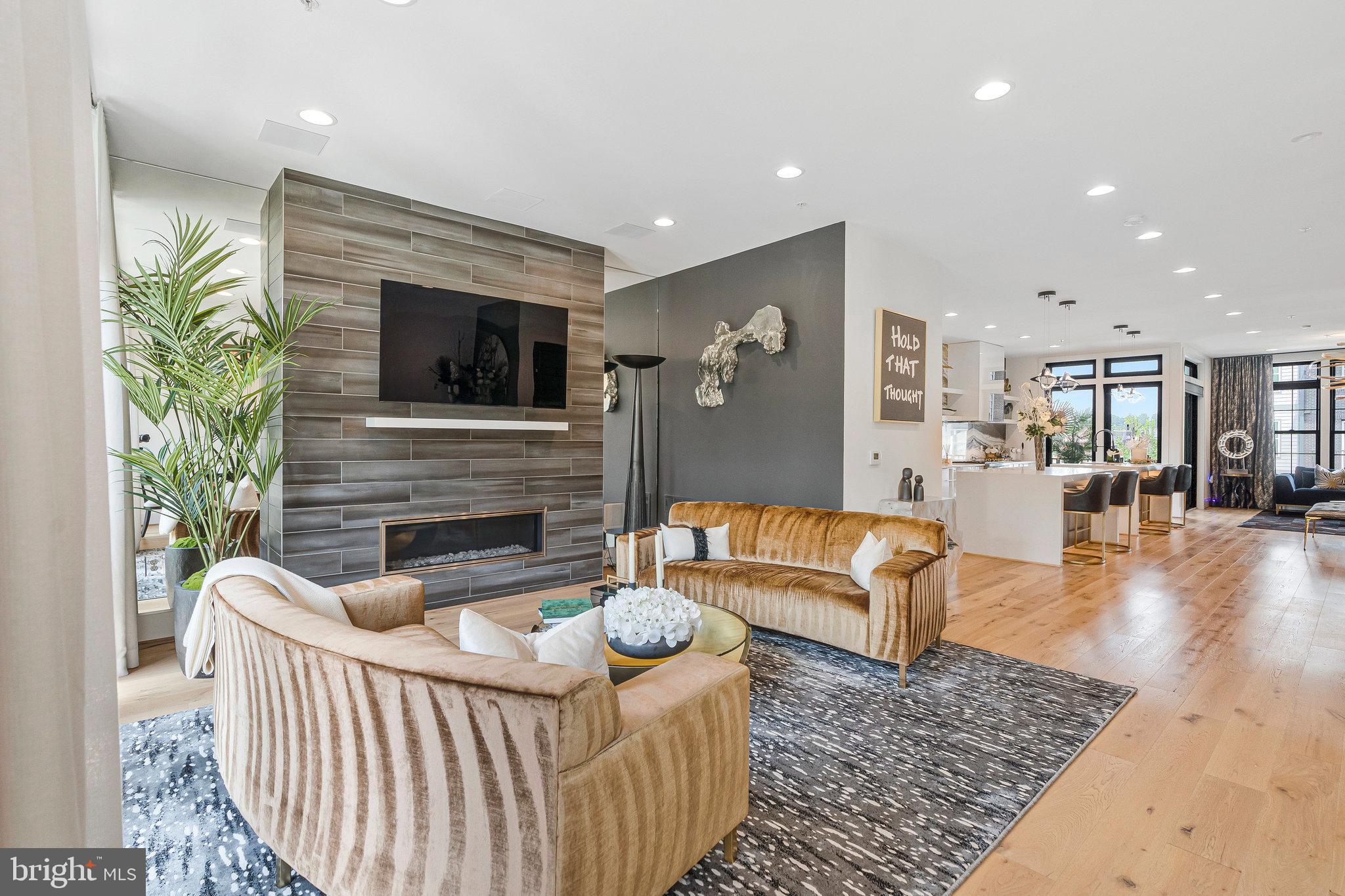ONE LOUDOUN - Residential