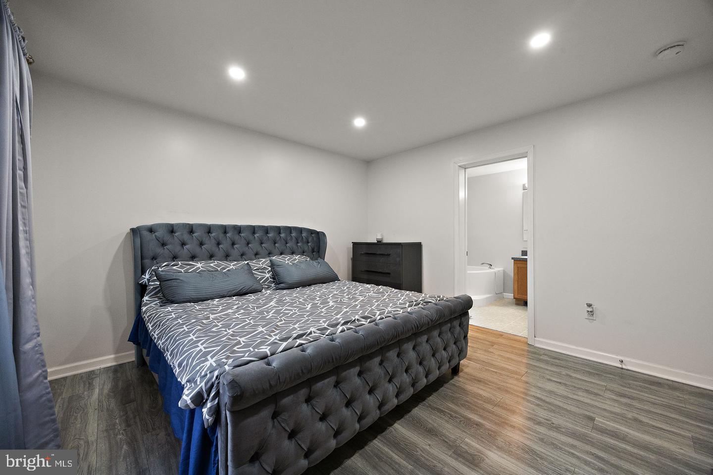 ASCOT LANDING - Residential