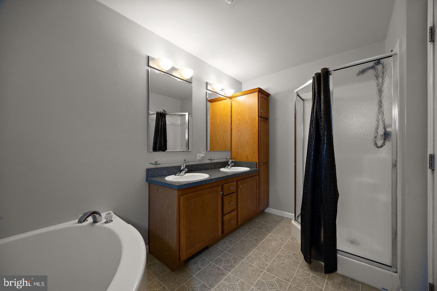 ASCOT LANDING - Residential