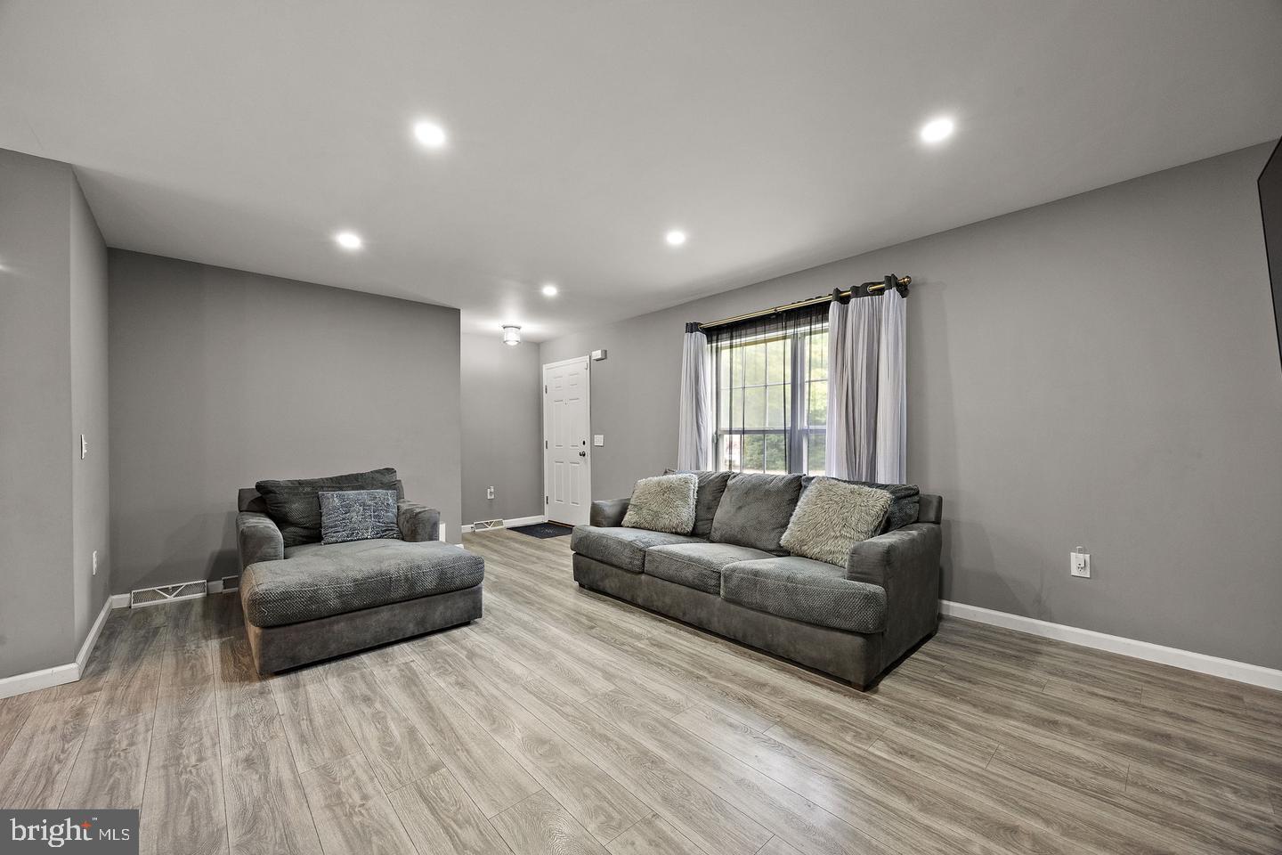 ASCOT LANDING - Residential