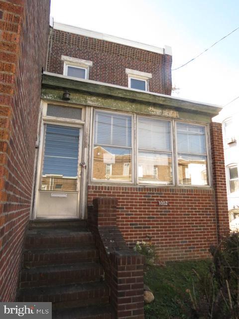 Seller has multiple offers. The deadline for buyers to respond to the highest and best request Tuesday 01/02/2024   at 11:59 PM. The buyers agents must respond to the request even if their buyer is staying with their previous offer. The lot with the garage is not included in the sale.
Excellent investment opportunity in Collingdale! Large twin home offers enclosed porch, large living room,
dining room combo and kitchen with ample cabinet and counter space on the first floor. Second floor has 3
bedrooms and one hall bathroom. Unfinished basement. The renovation process has been already started
and it is easy to finish. Schedule your appointment today, great buy at this price!