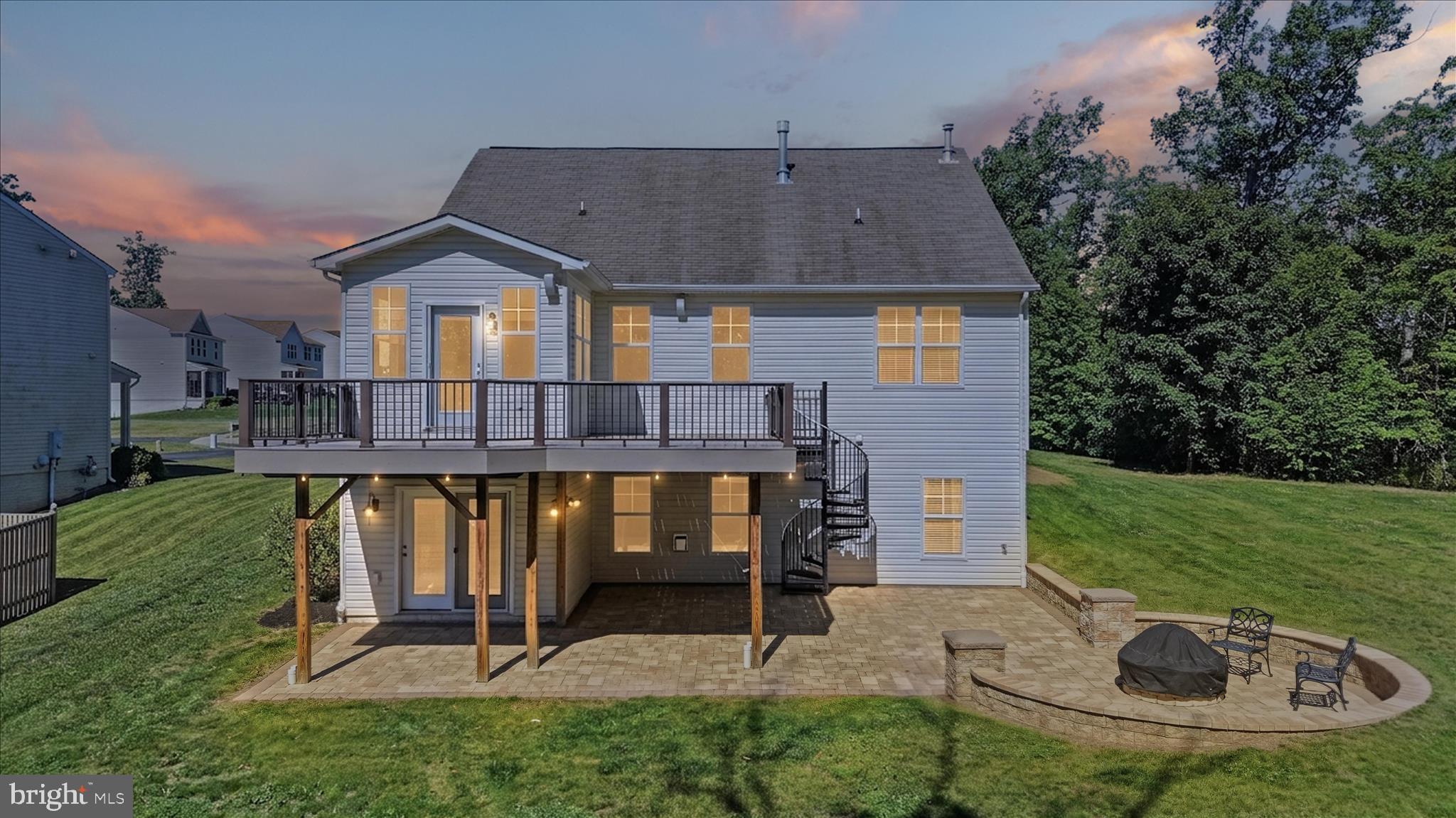 WAKELAND MANOR - Residential