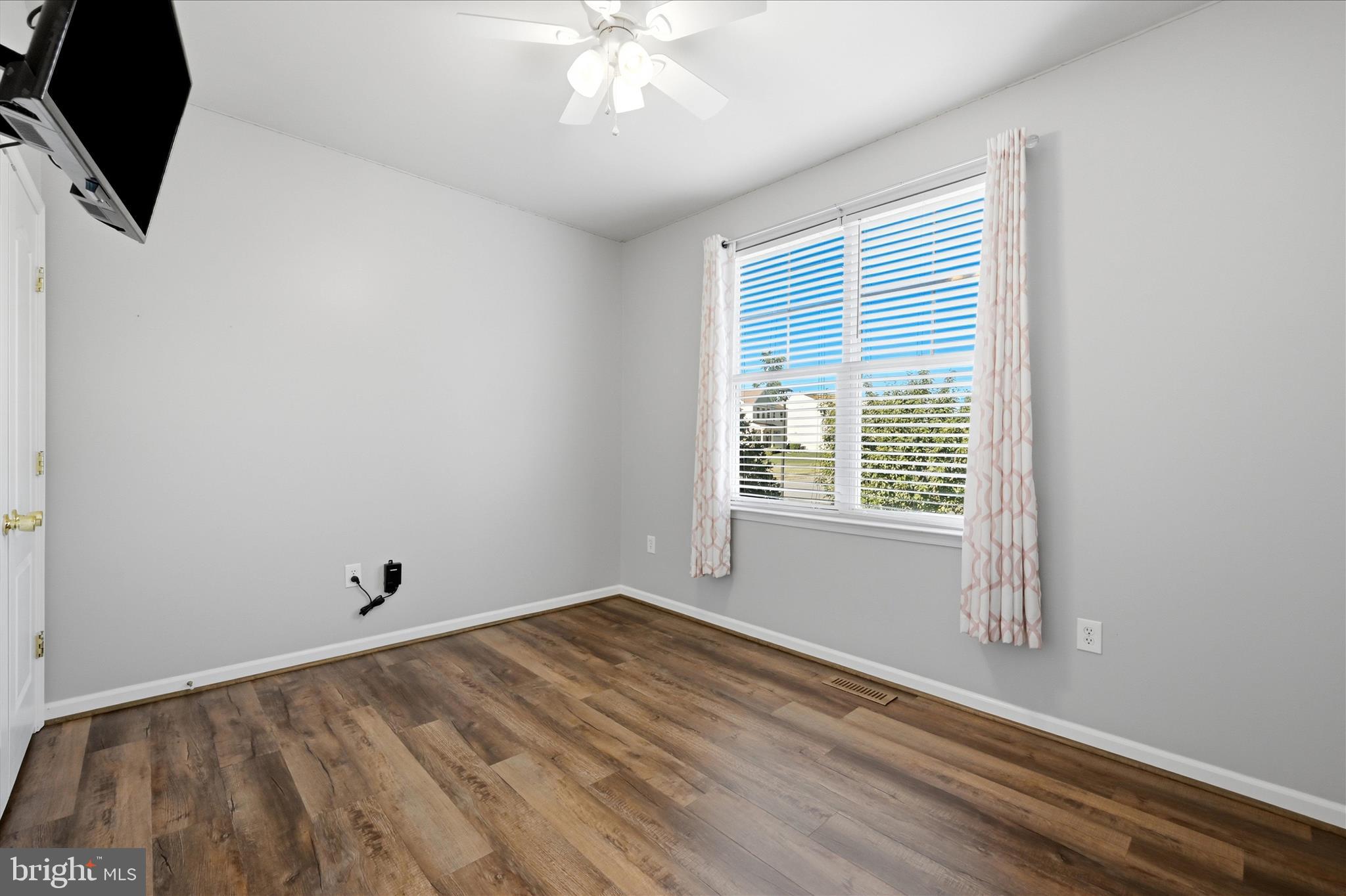 WAKELAND MANOR - Residential
