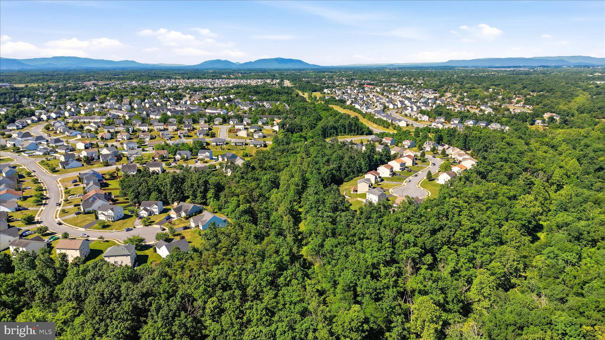 WAKELAND MANOR - Residential