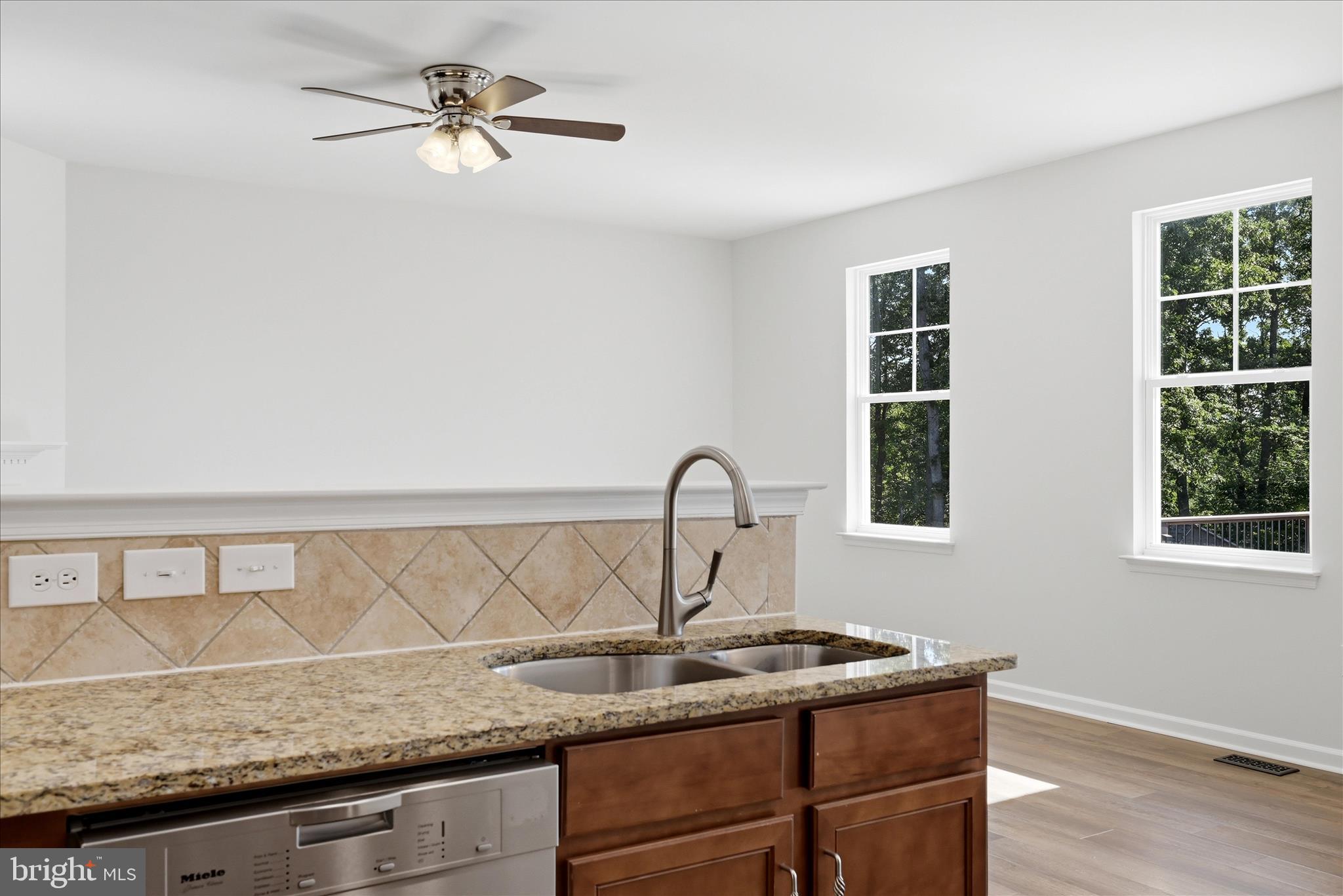 WAKELAND MANOR - Residential