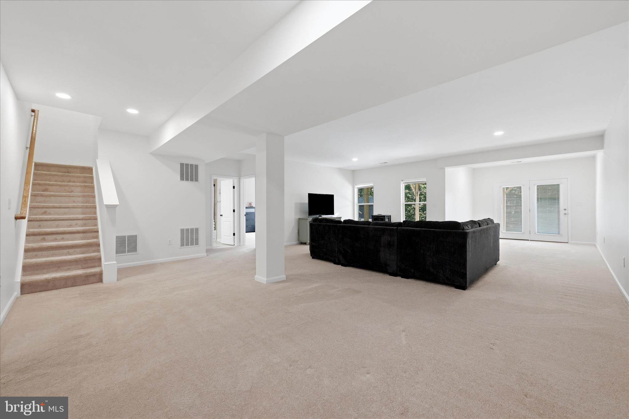 WAKELAND MANOR - Residential
