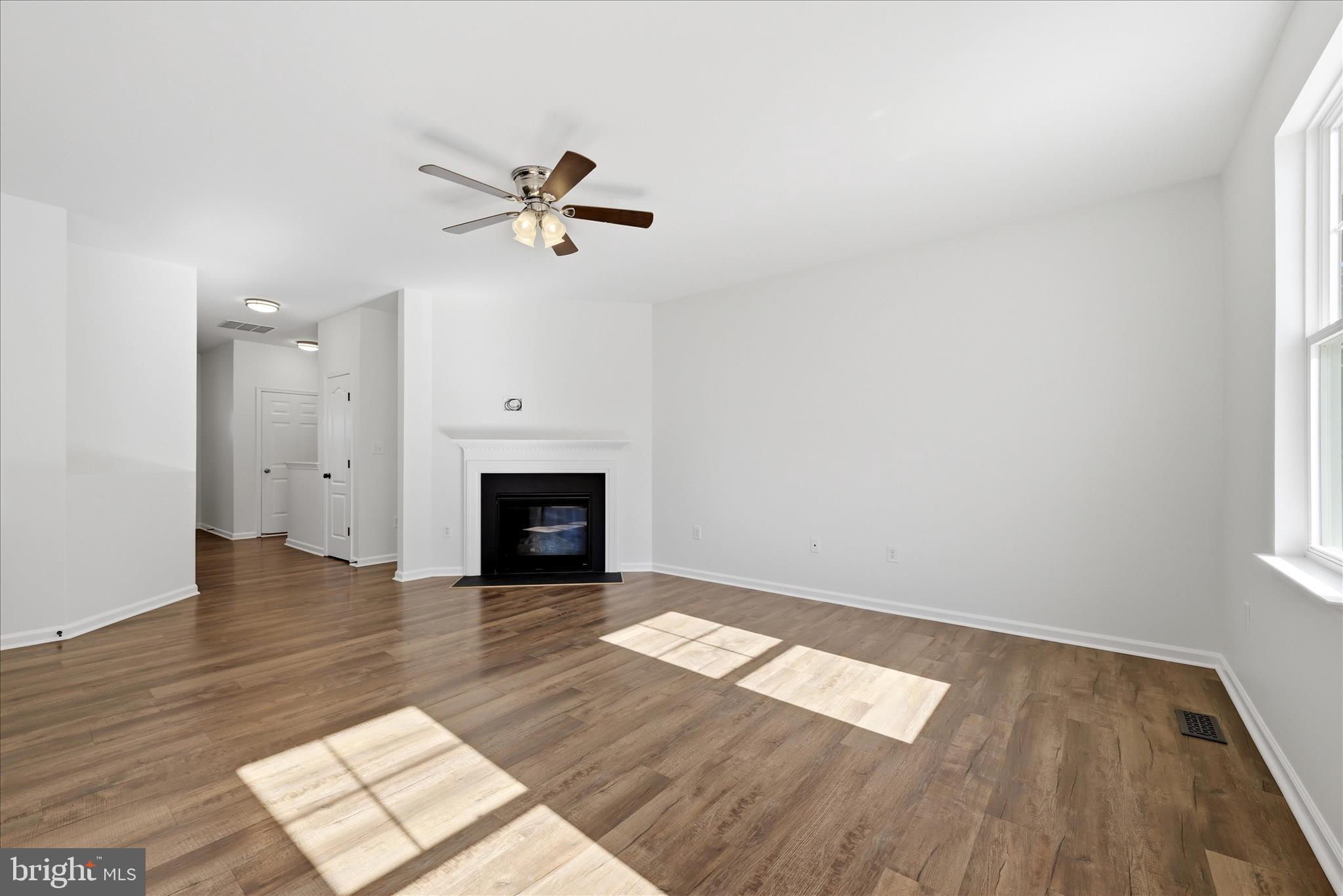 WAKELAND MANOR - Residential