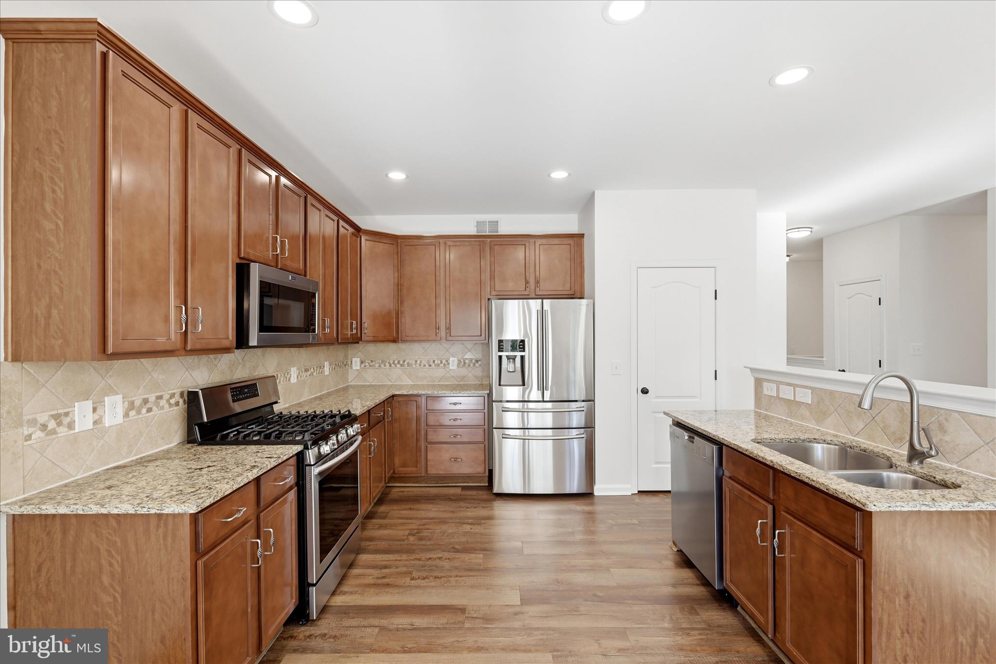 WAKELAND MANOR - Residential