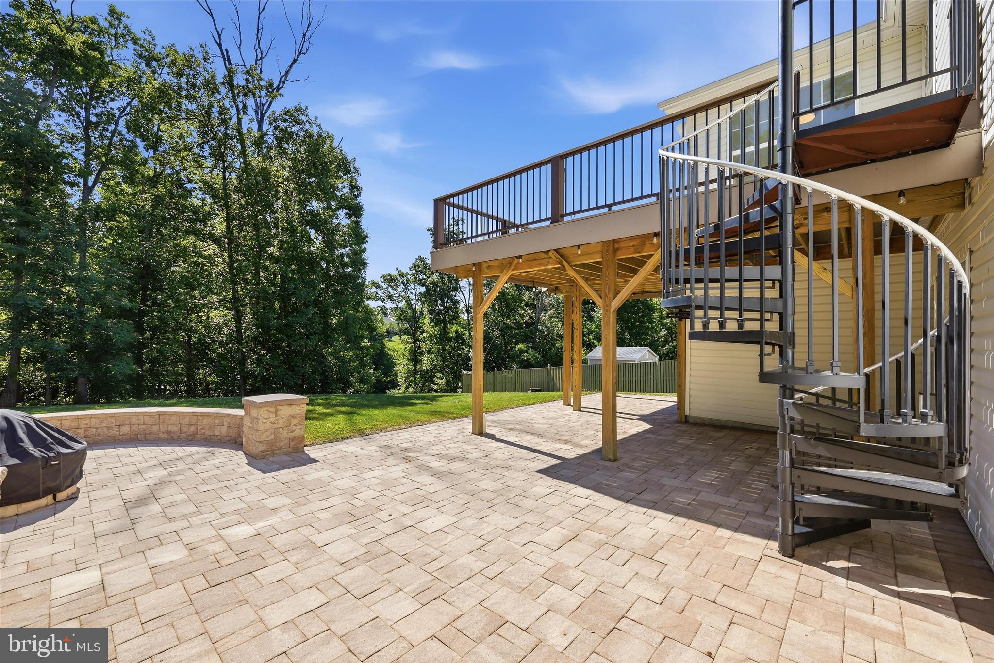 WAKELAND MANOR - Residential