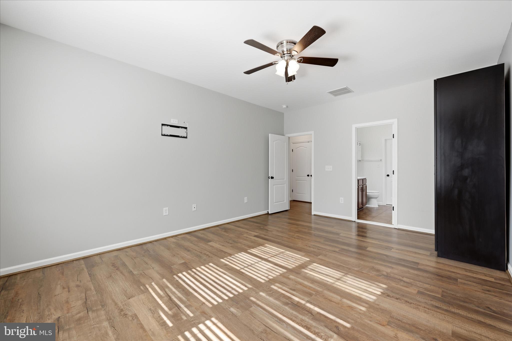 WAKELAND MANOR - Residential