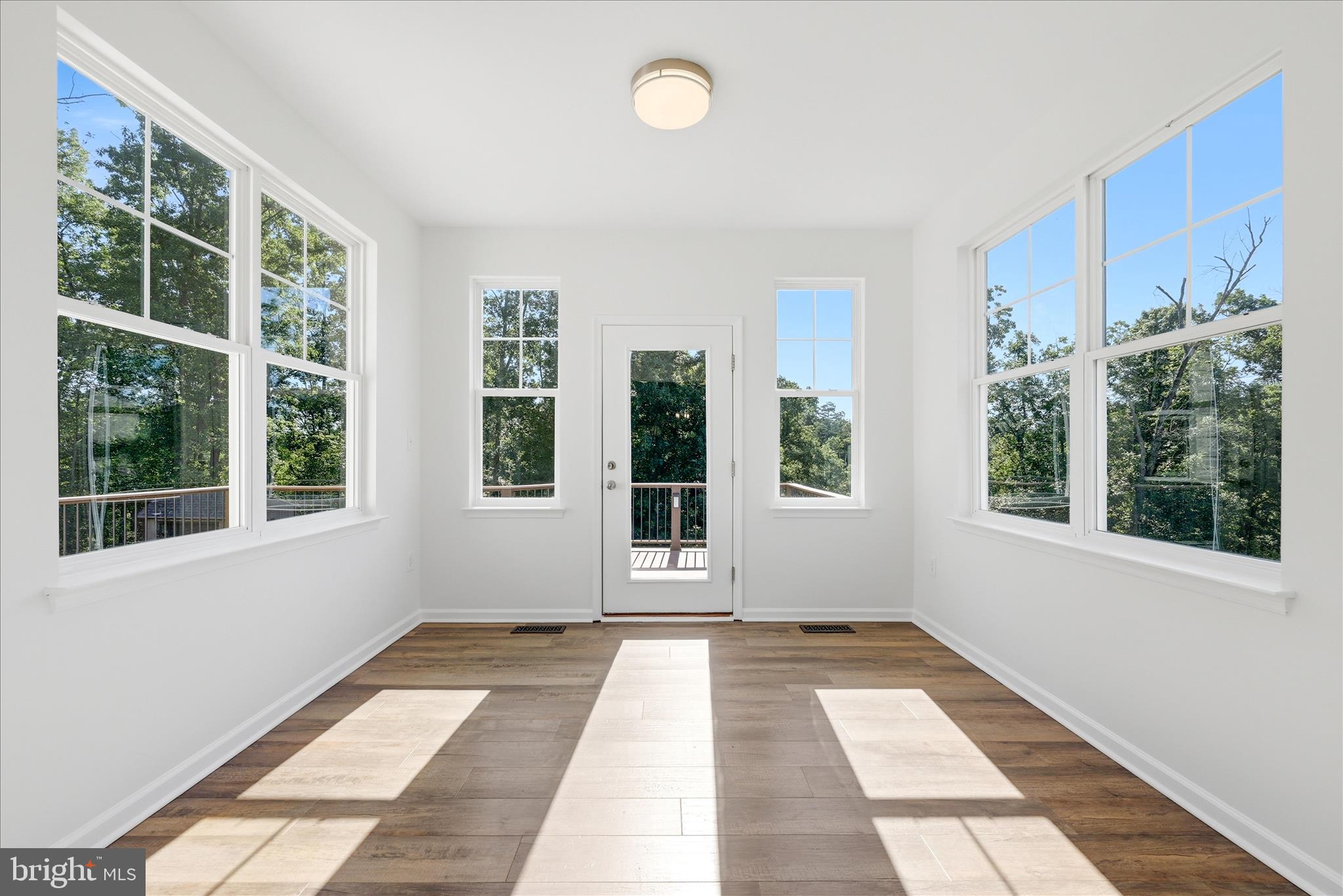 WAKELAND MANOR - Residential