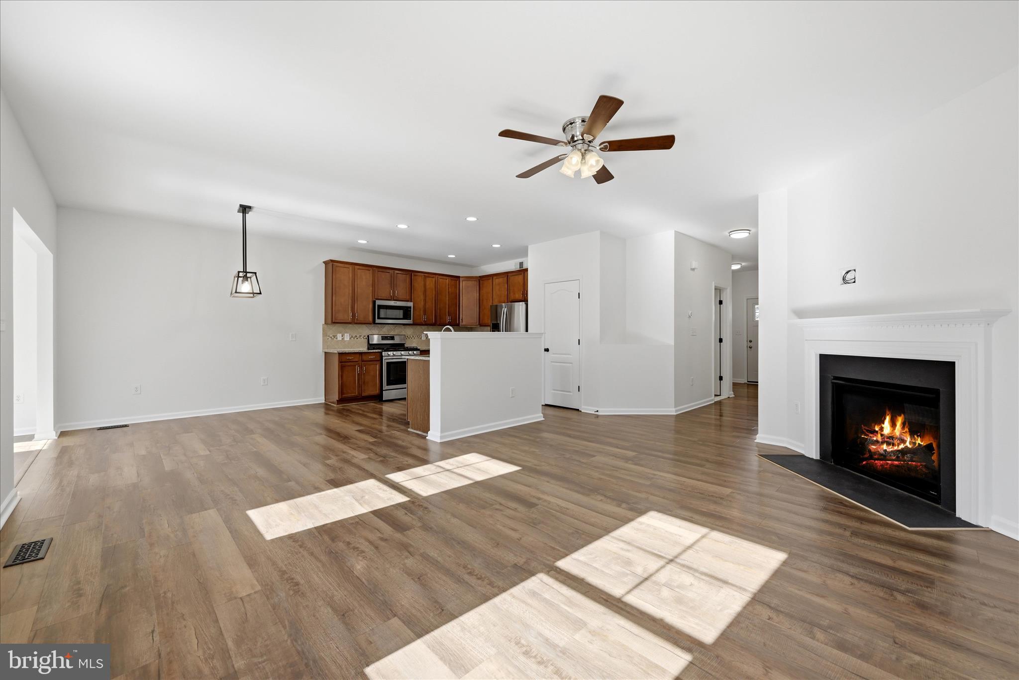 WAKELAND MANOR - Residential