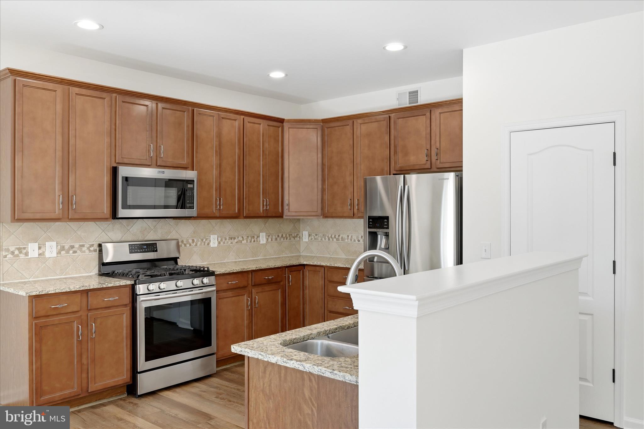 WAKELAND MANOR - Residential