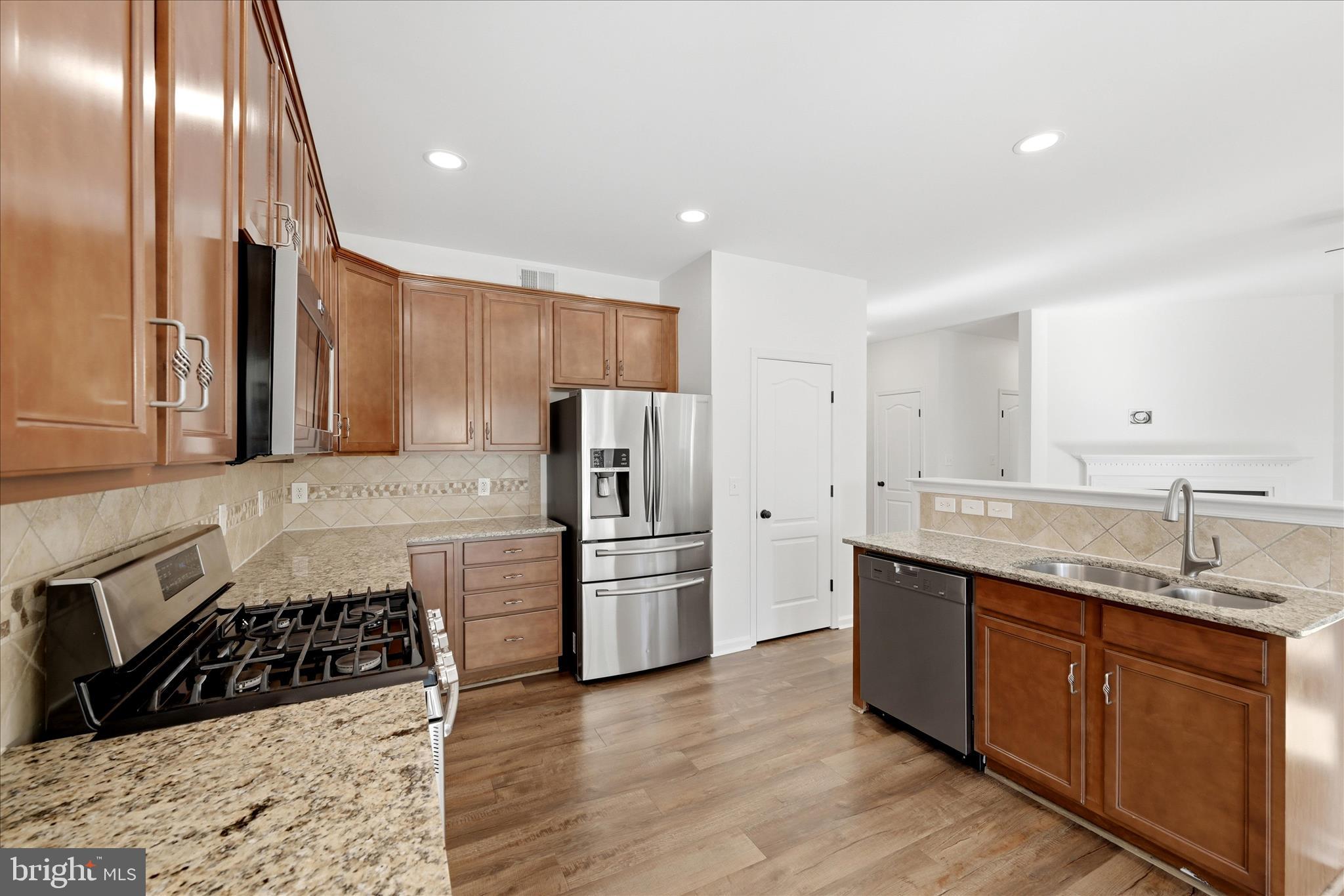 WAKELAND MANOR - Residential