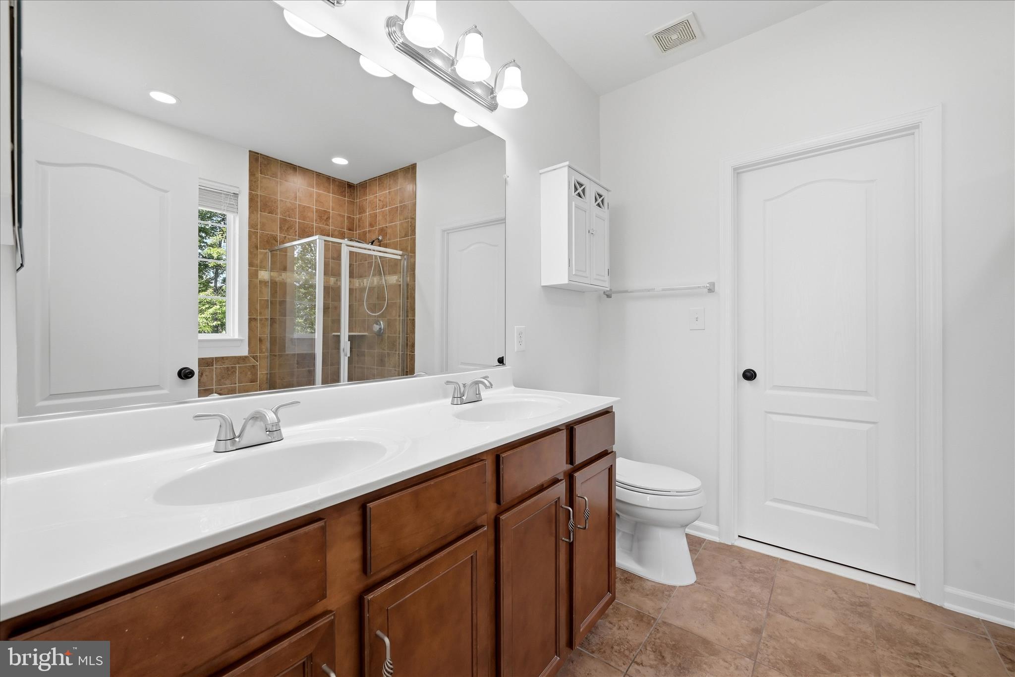 WAKELAND MANOR - Residential