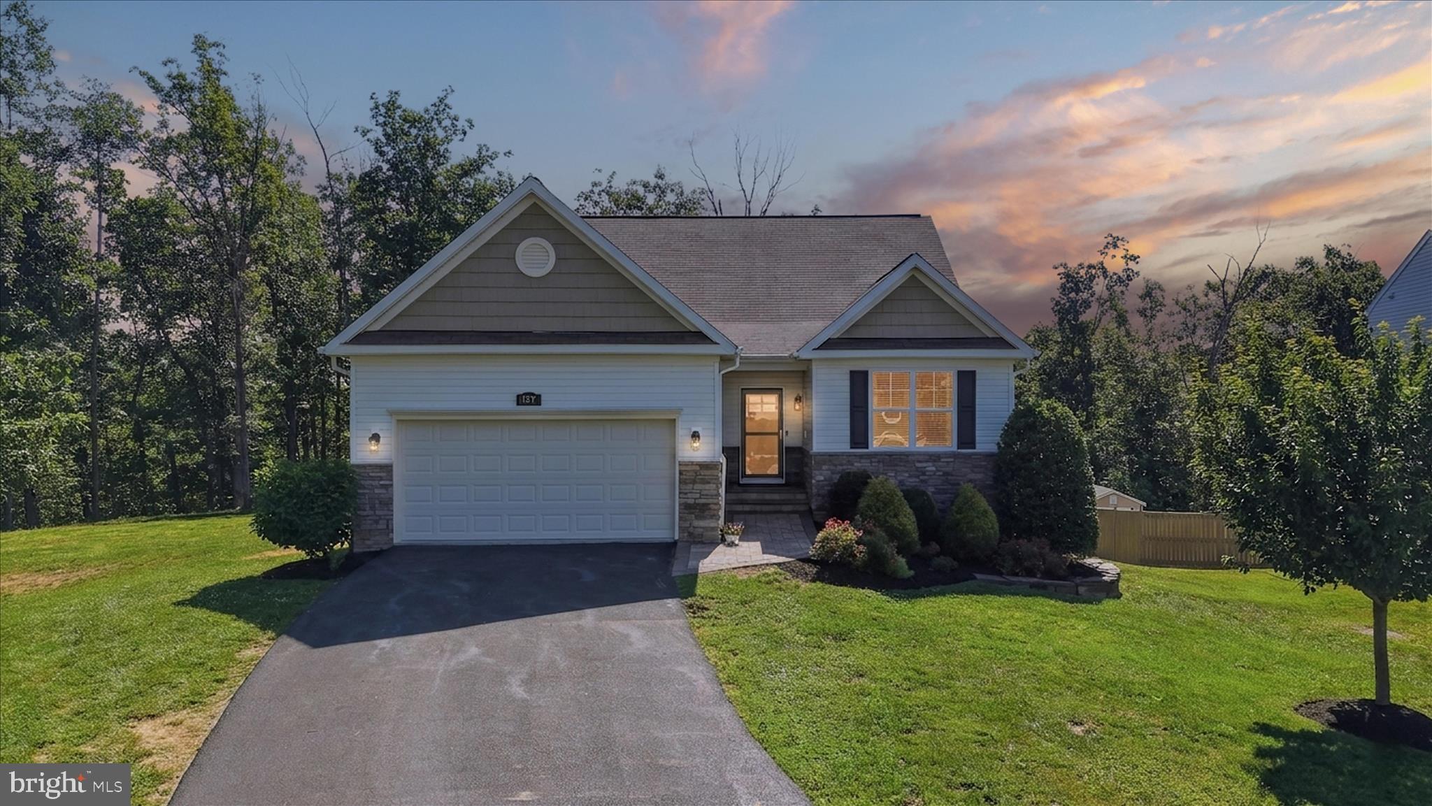 WAKELAND MANOR - Residential