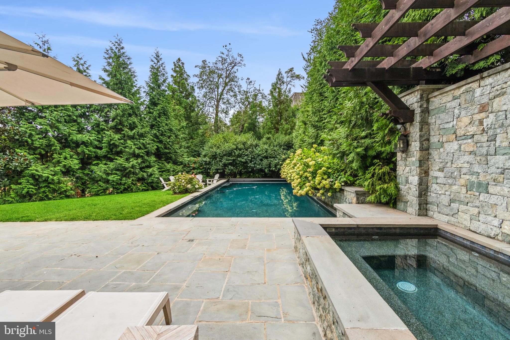 CLEVELAND PARK - Residential