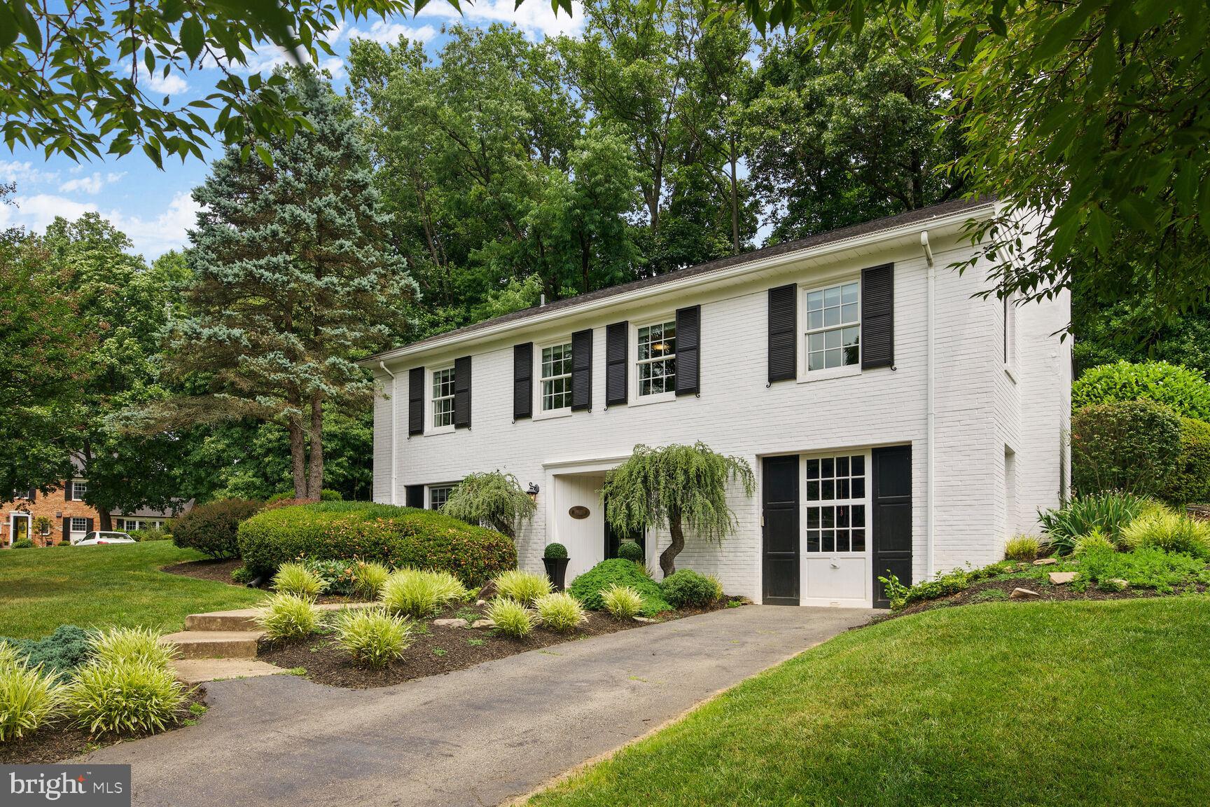 MARY KNOLLS - Residential