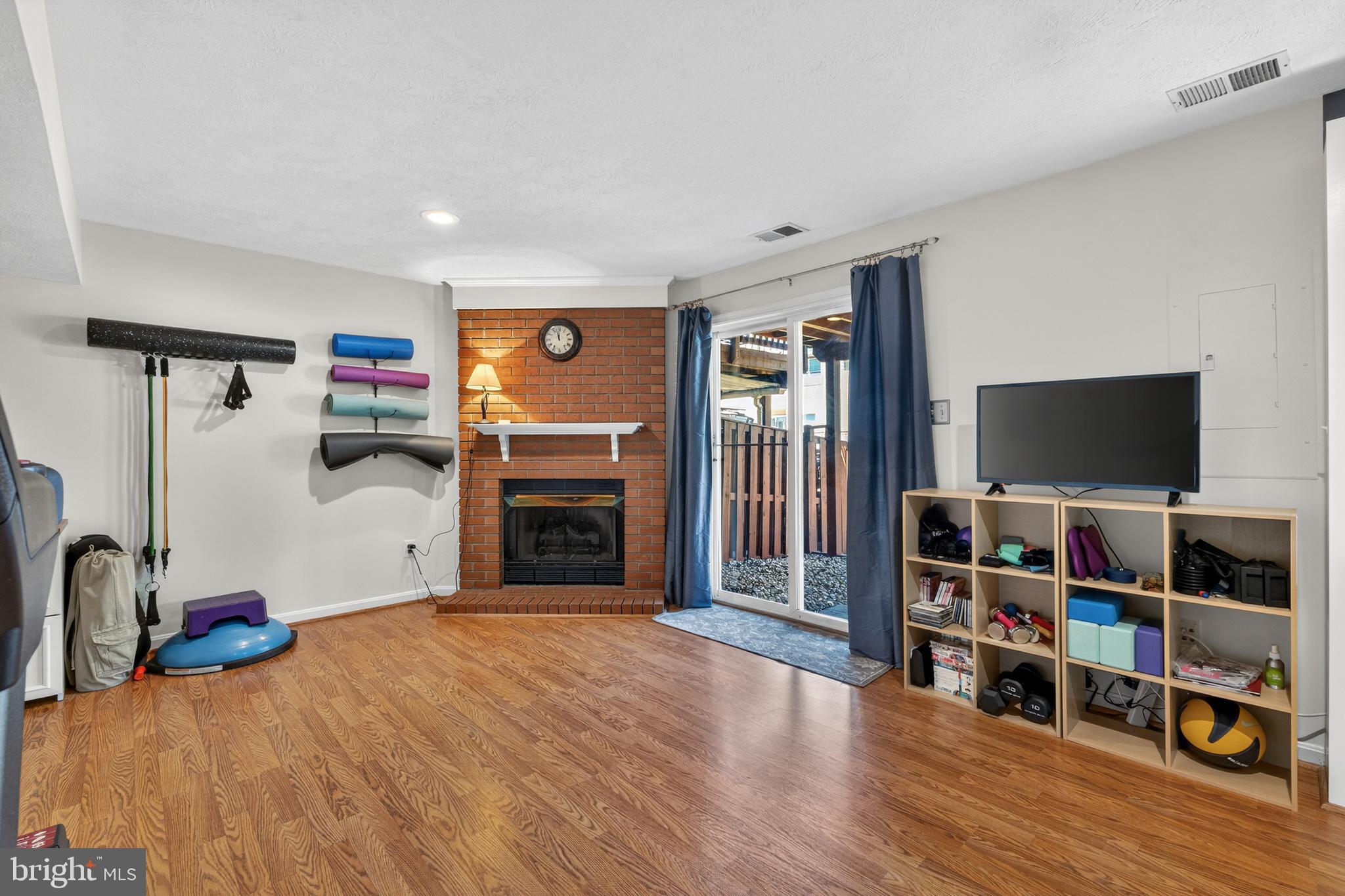 ENGLEWOOD MEWS - Residential