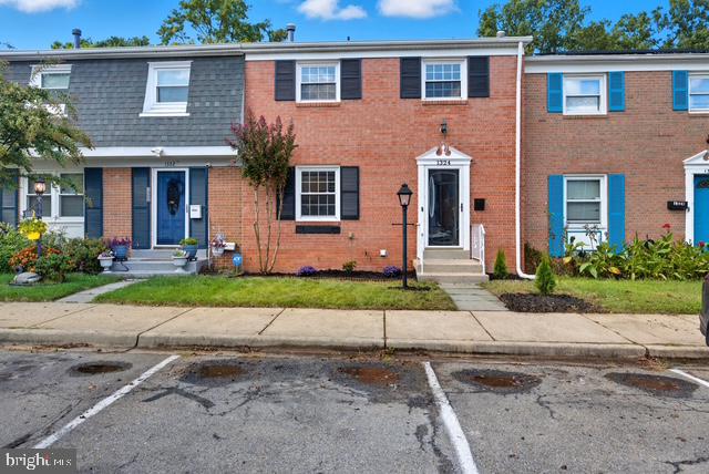 PINEWOOD HILL - Residential