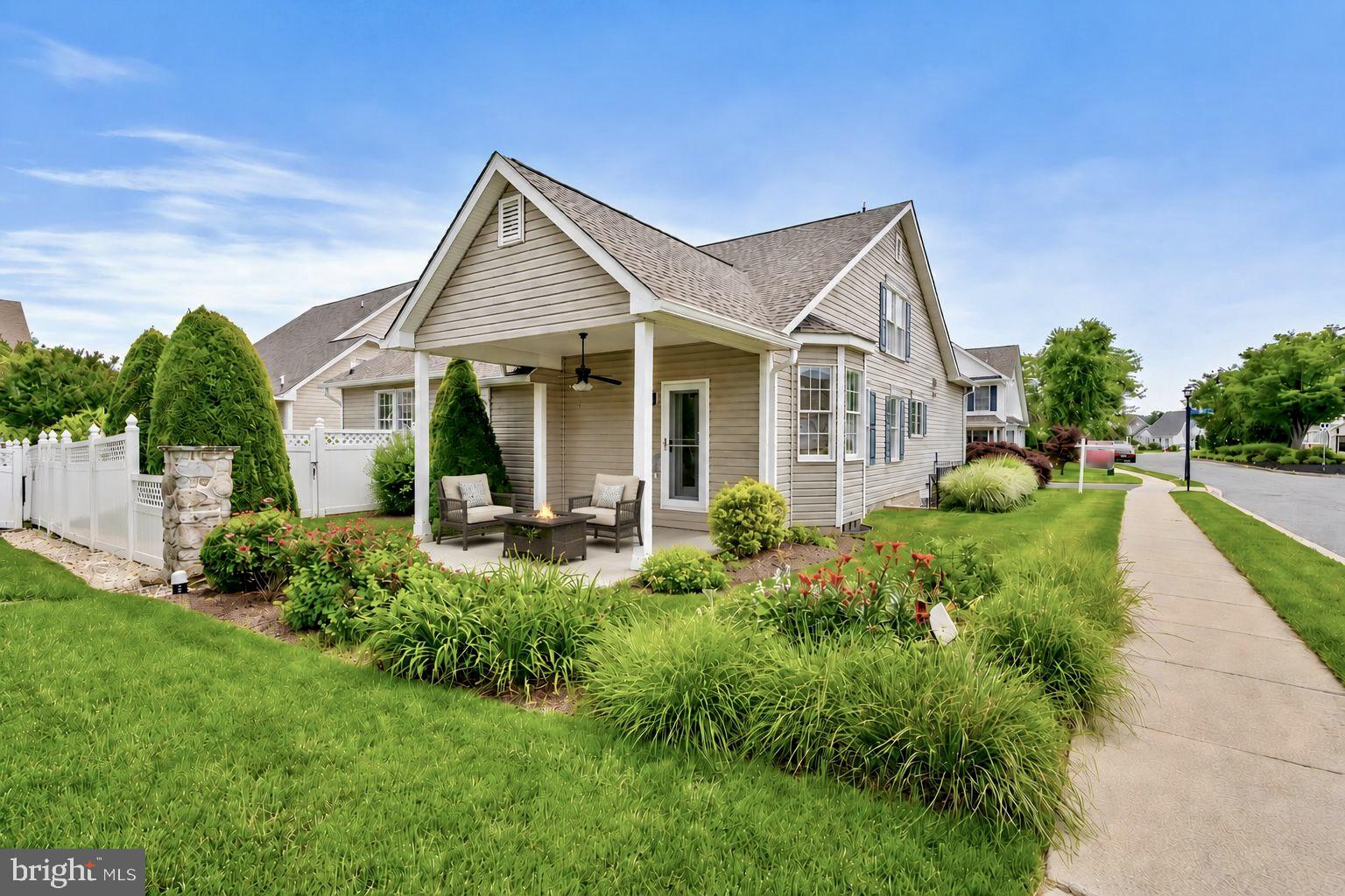 FOXFIELD AT MIDDLETOWN - Residential