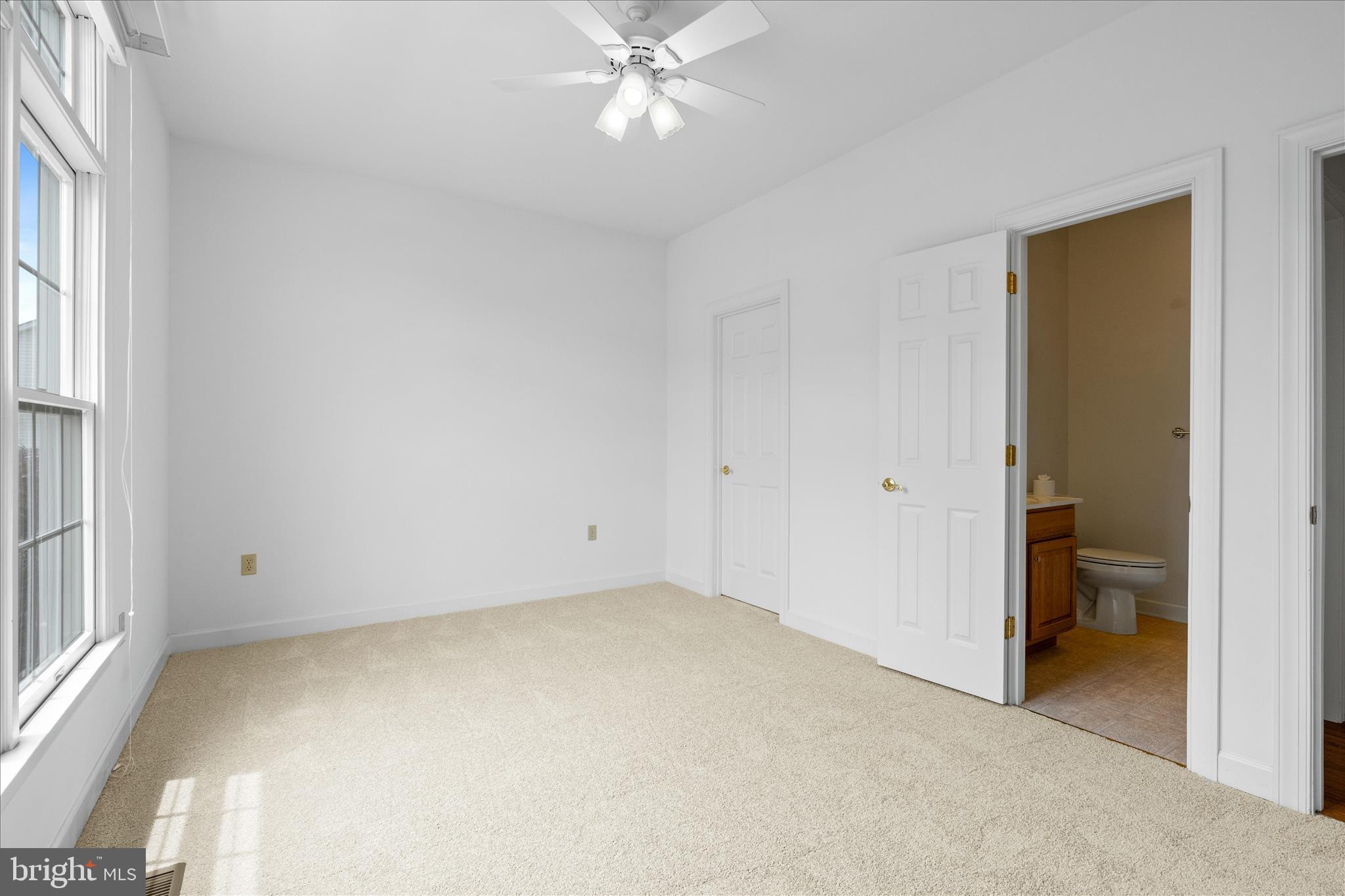 FOXFIELD AT MIDDLETOWN - Residential