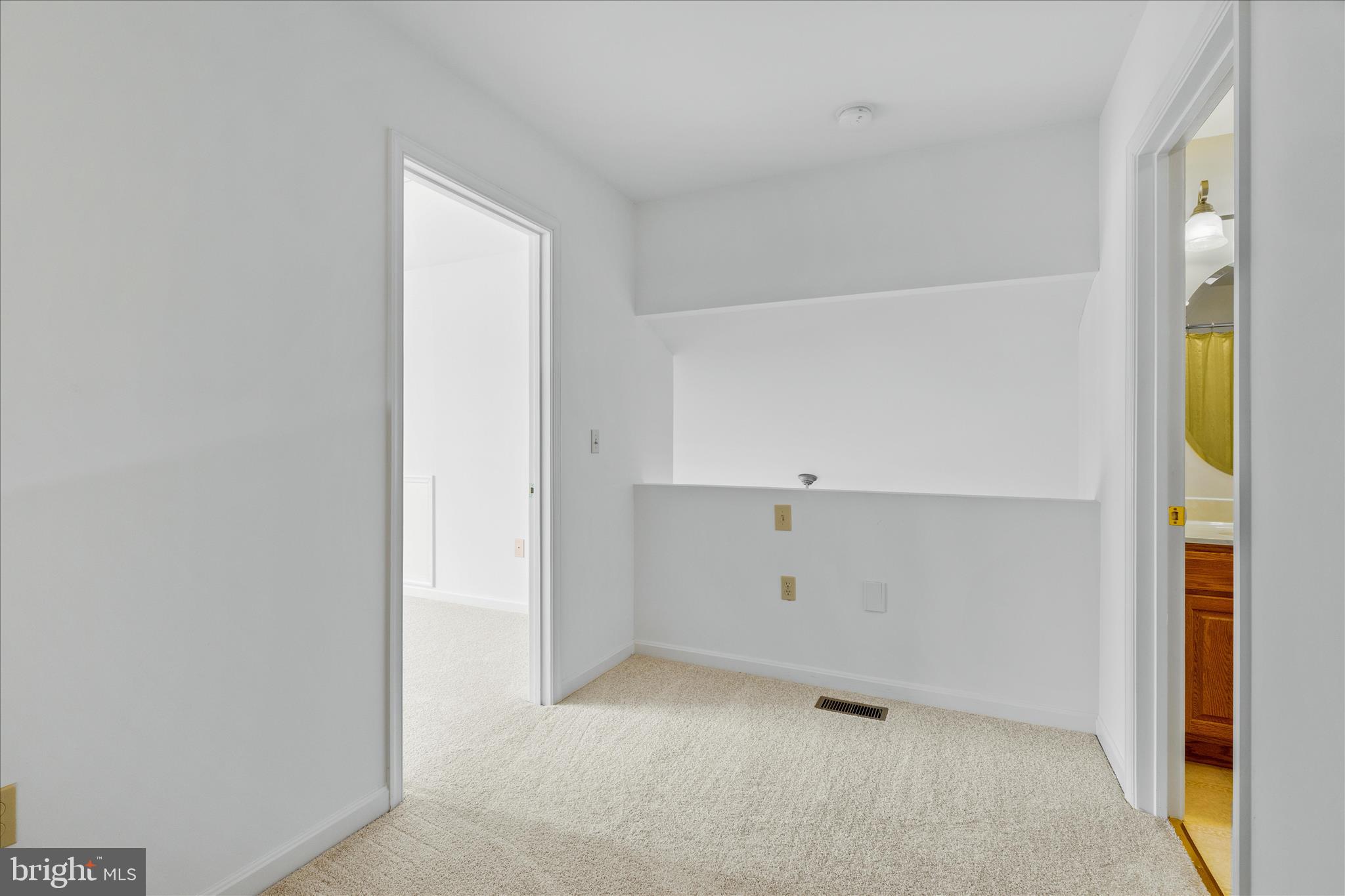 FOXFIELD AT MIDDLETOWN - Residential