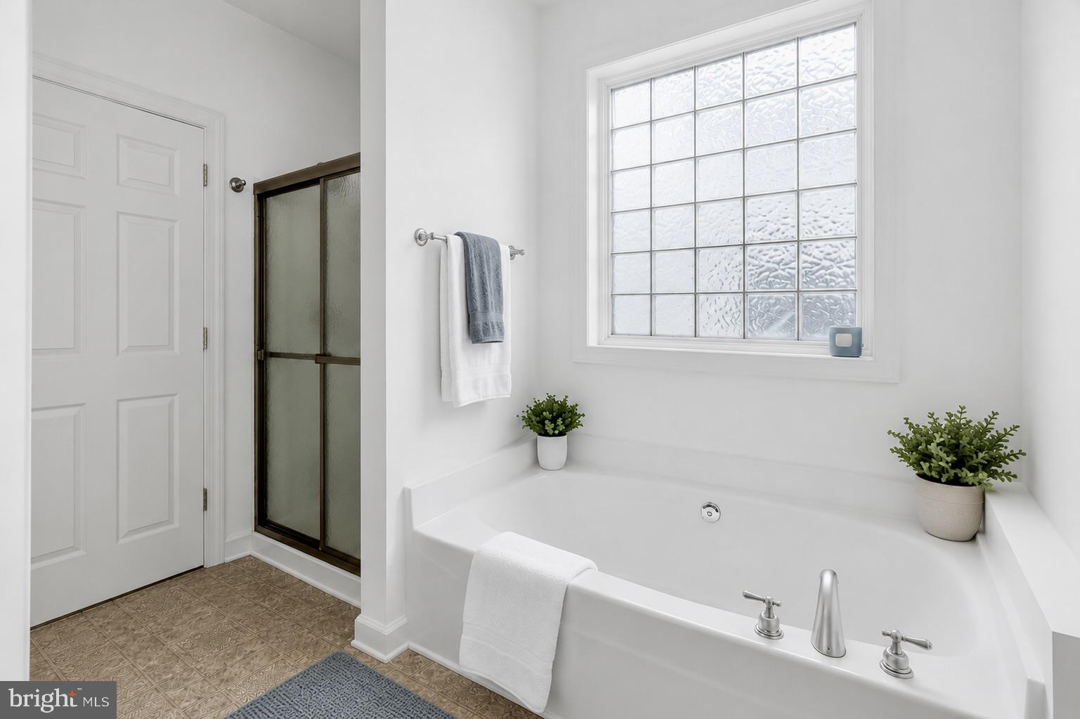 FOXFIELD AT MIDDLETOWN - Residential