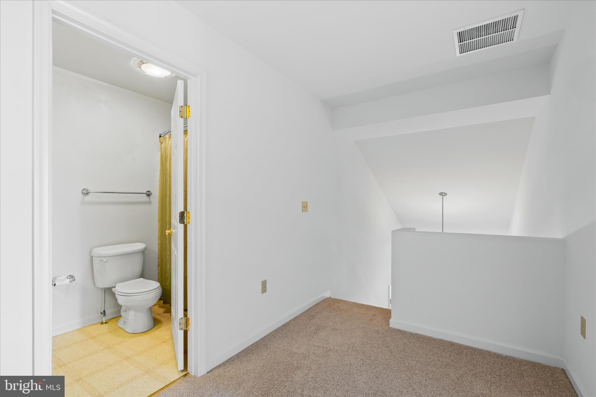 FOXFIELD AT MIDDLETOWN - Residential