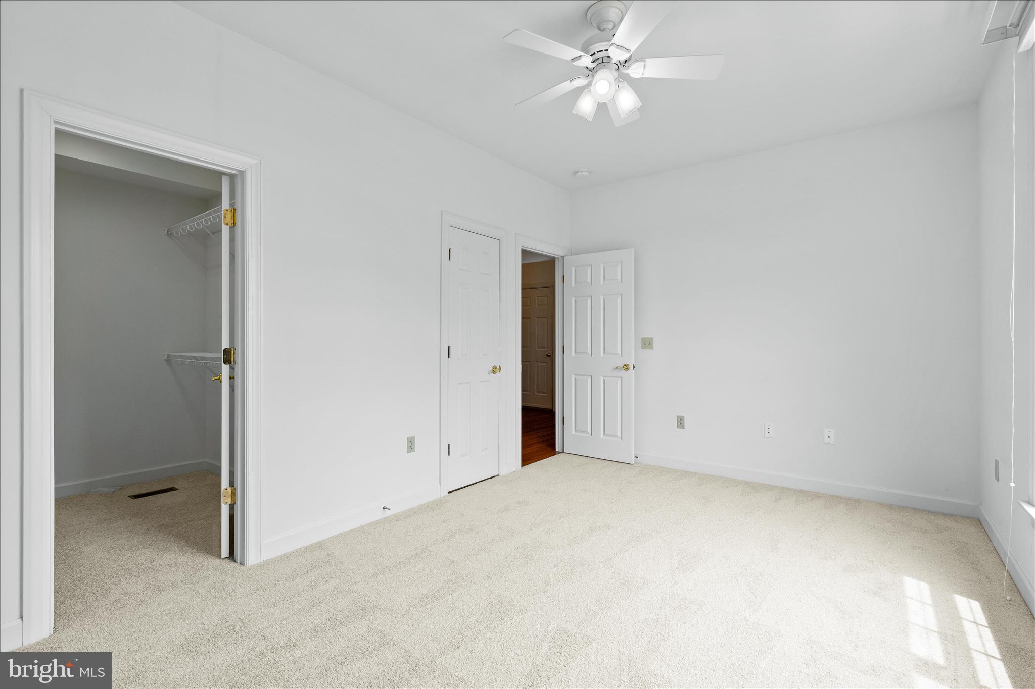 FOXFIELD AT MIDDLETOWN - Residential