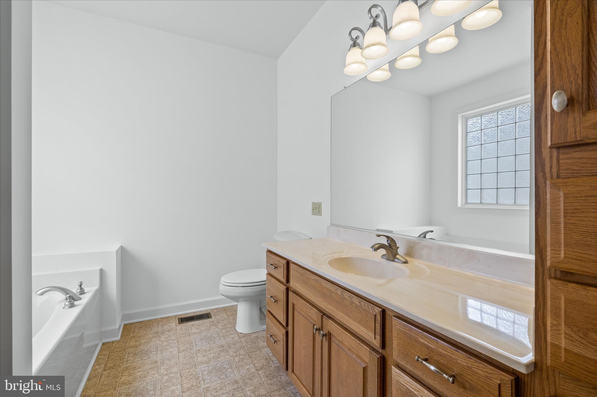 FOXFIELD AT MIDDLETOWN - Residential