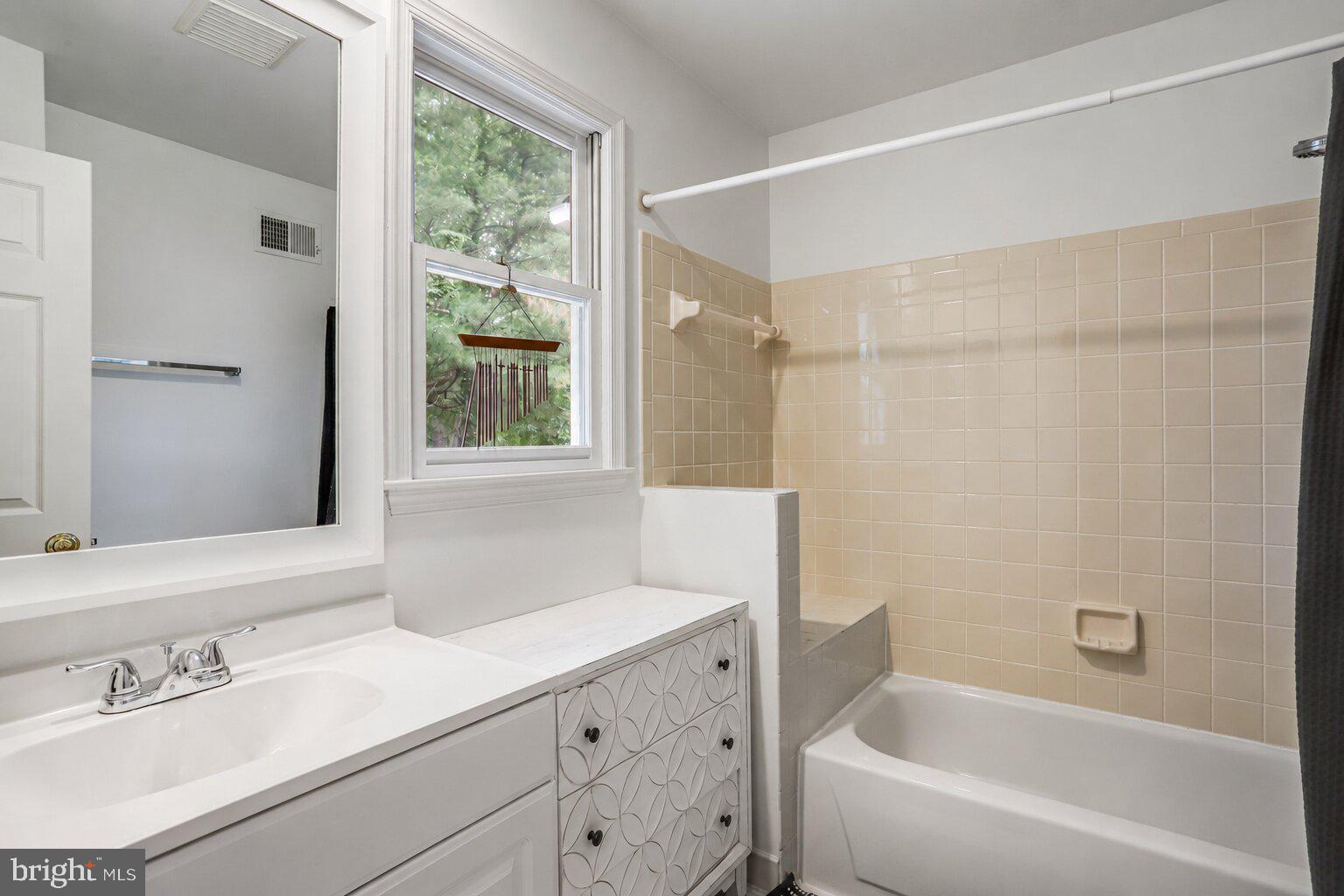 HALLOWELL - Residential