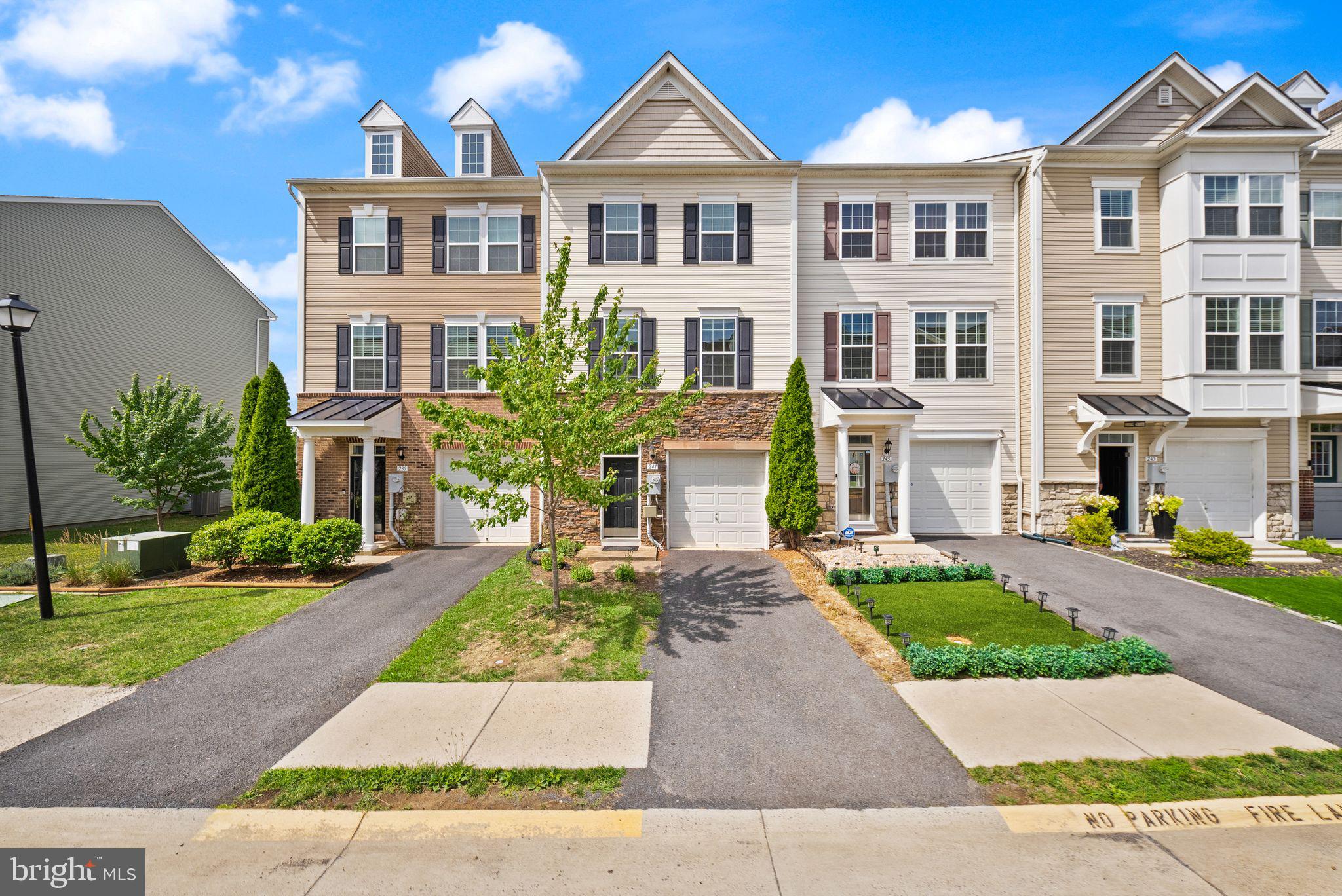 THE TOWNES AT TASKER - Residential