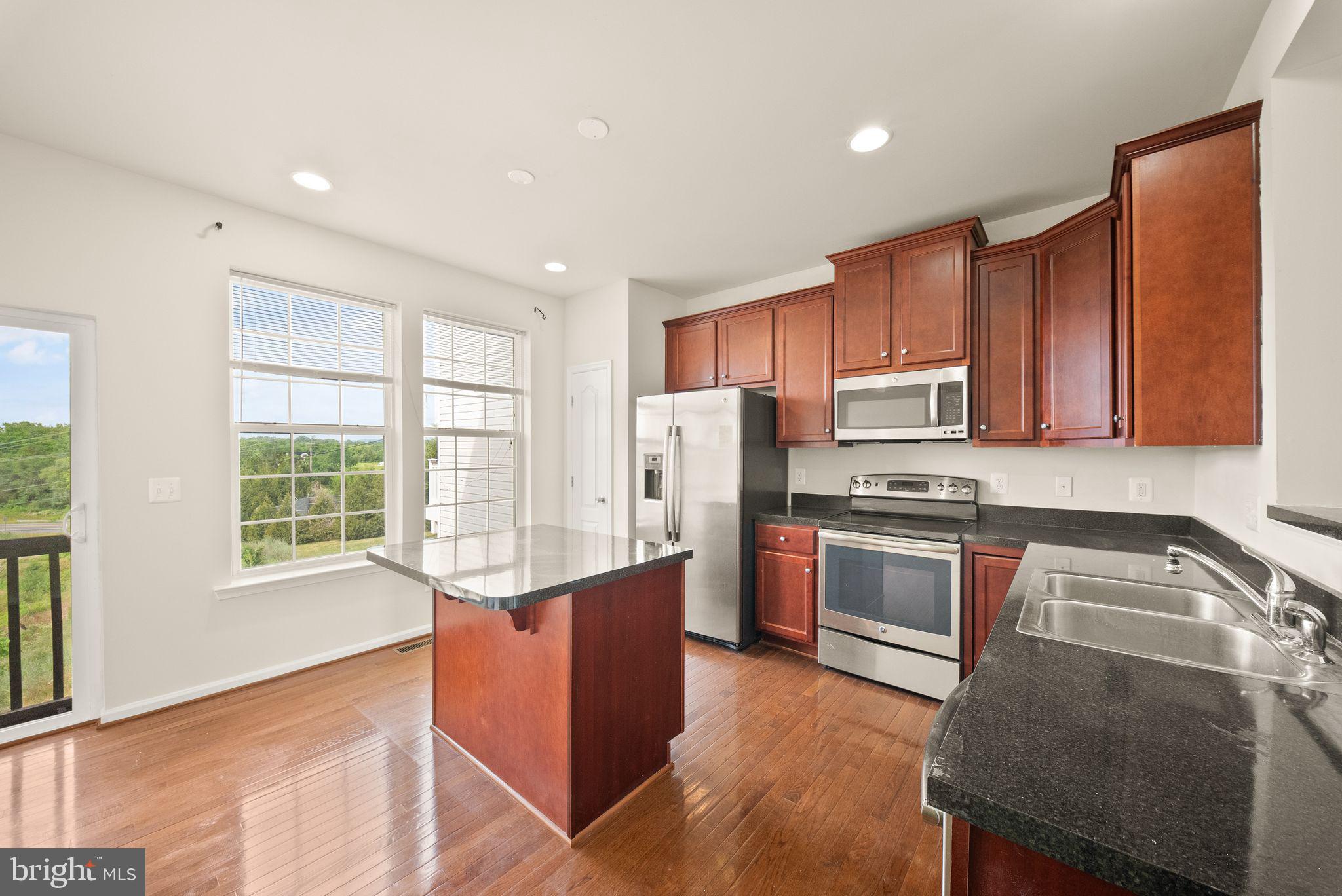 THE TOWNES AT TASKER - Residential