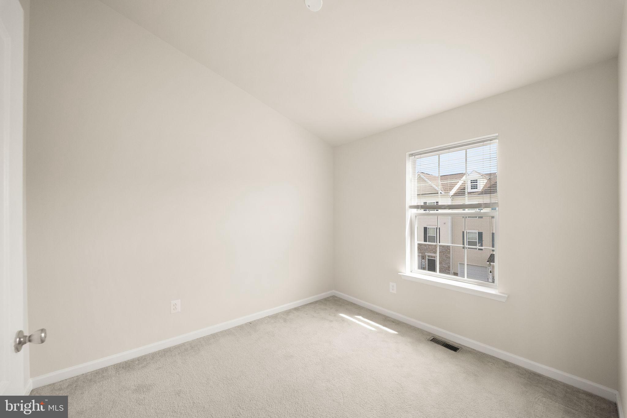 THE TOWNES AT TASKER - Residential