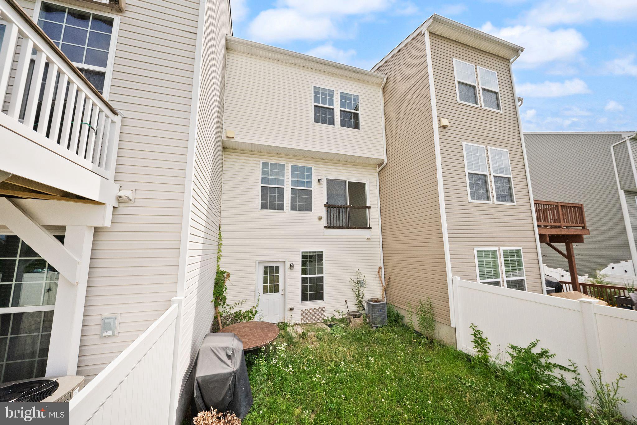 THE TOWNES AT TASKER - Residential