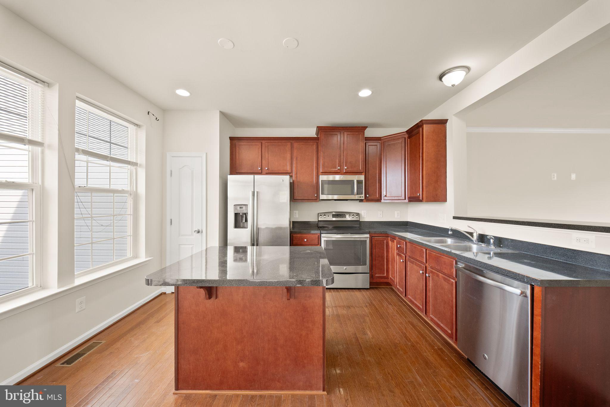 THE TOWNES AT TASKER - Residential