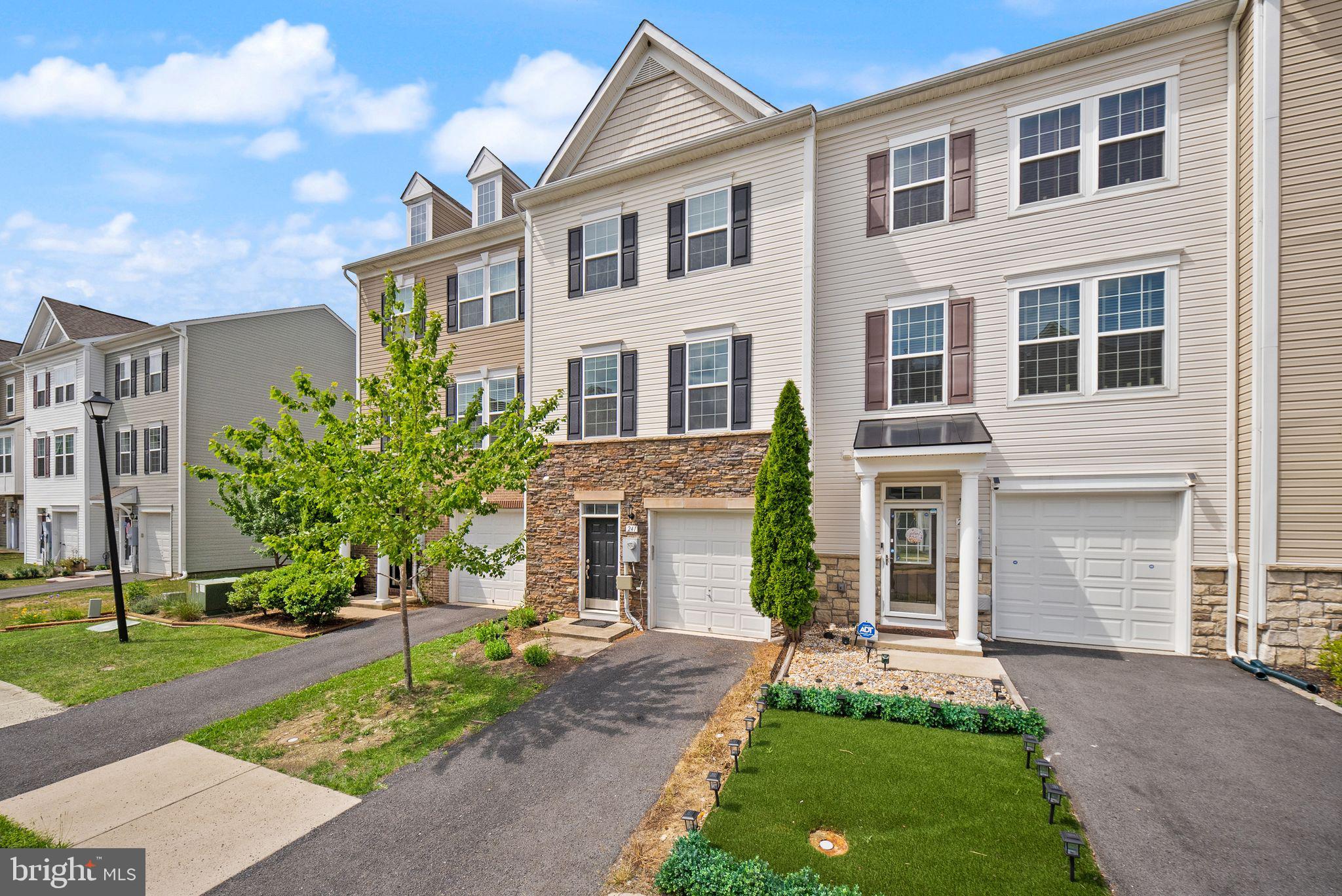 THE TOWNES AT TASKER - Residential
