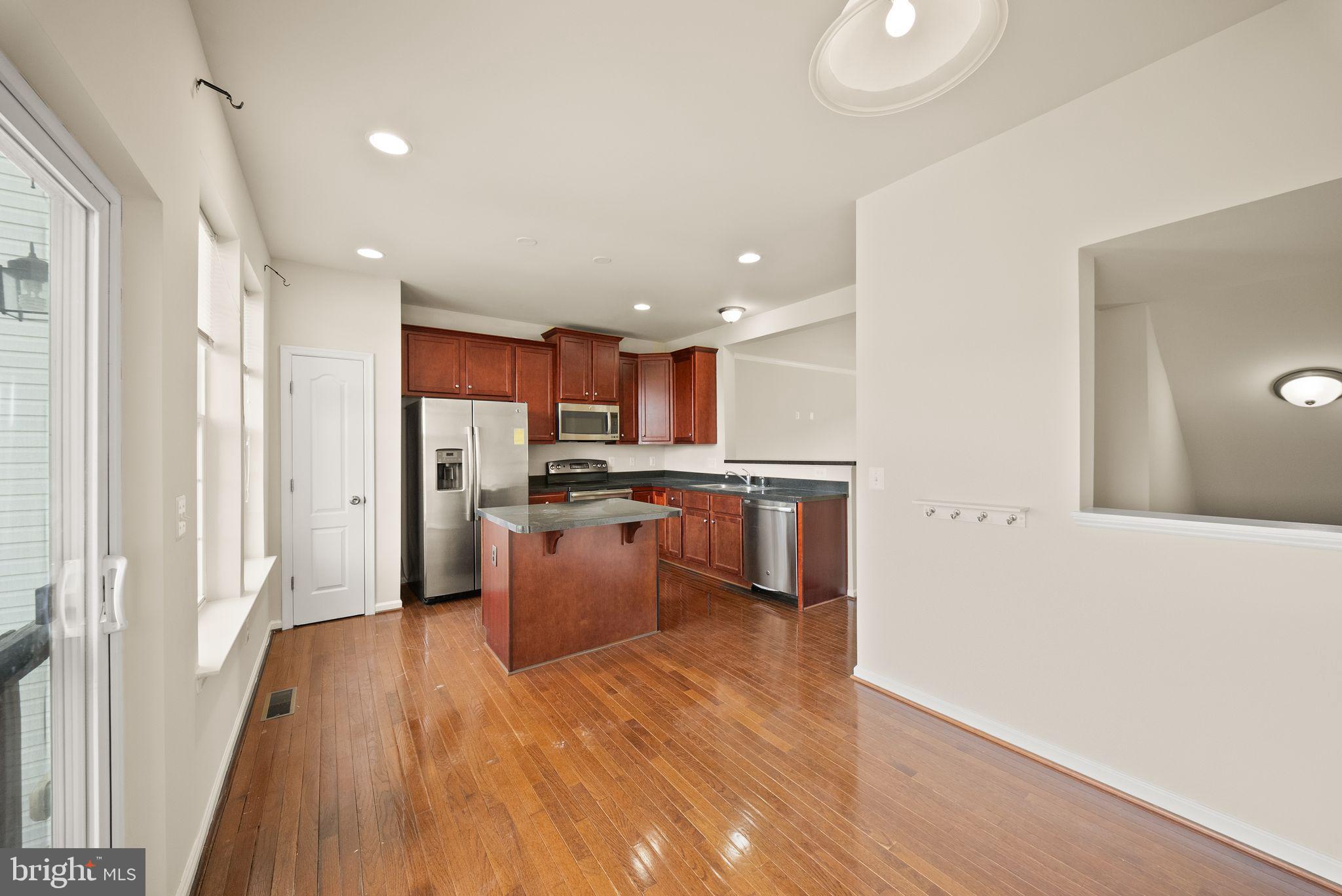 THE TOWNES AT TASKER - Residential