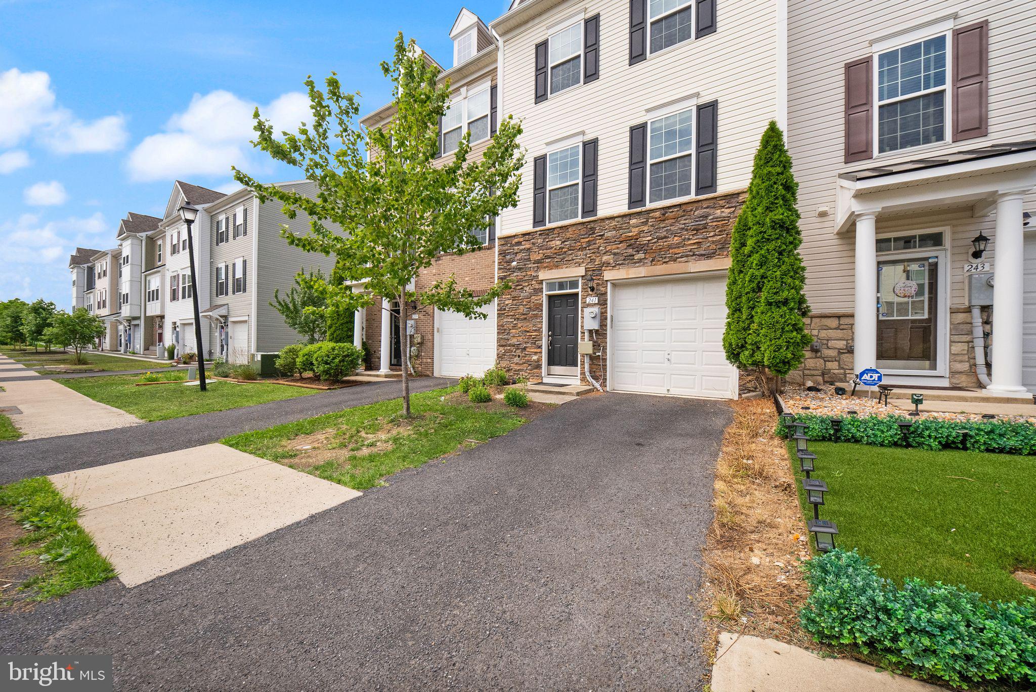 THE TOWNES AT TASKER - Residential